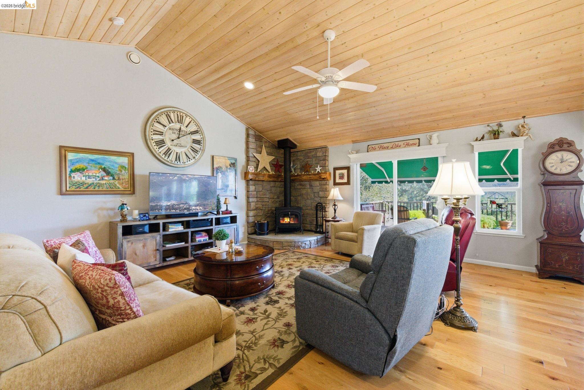 22295 Paseo De Los Portales Rd