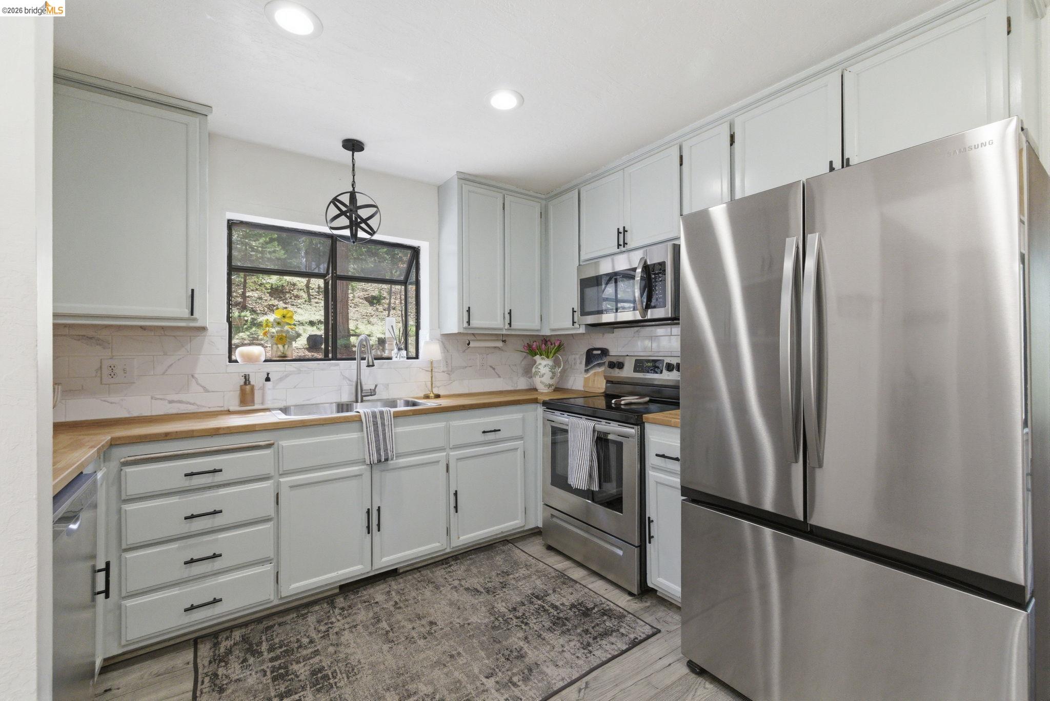 19565 Wanita Ln