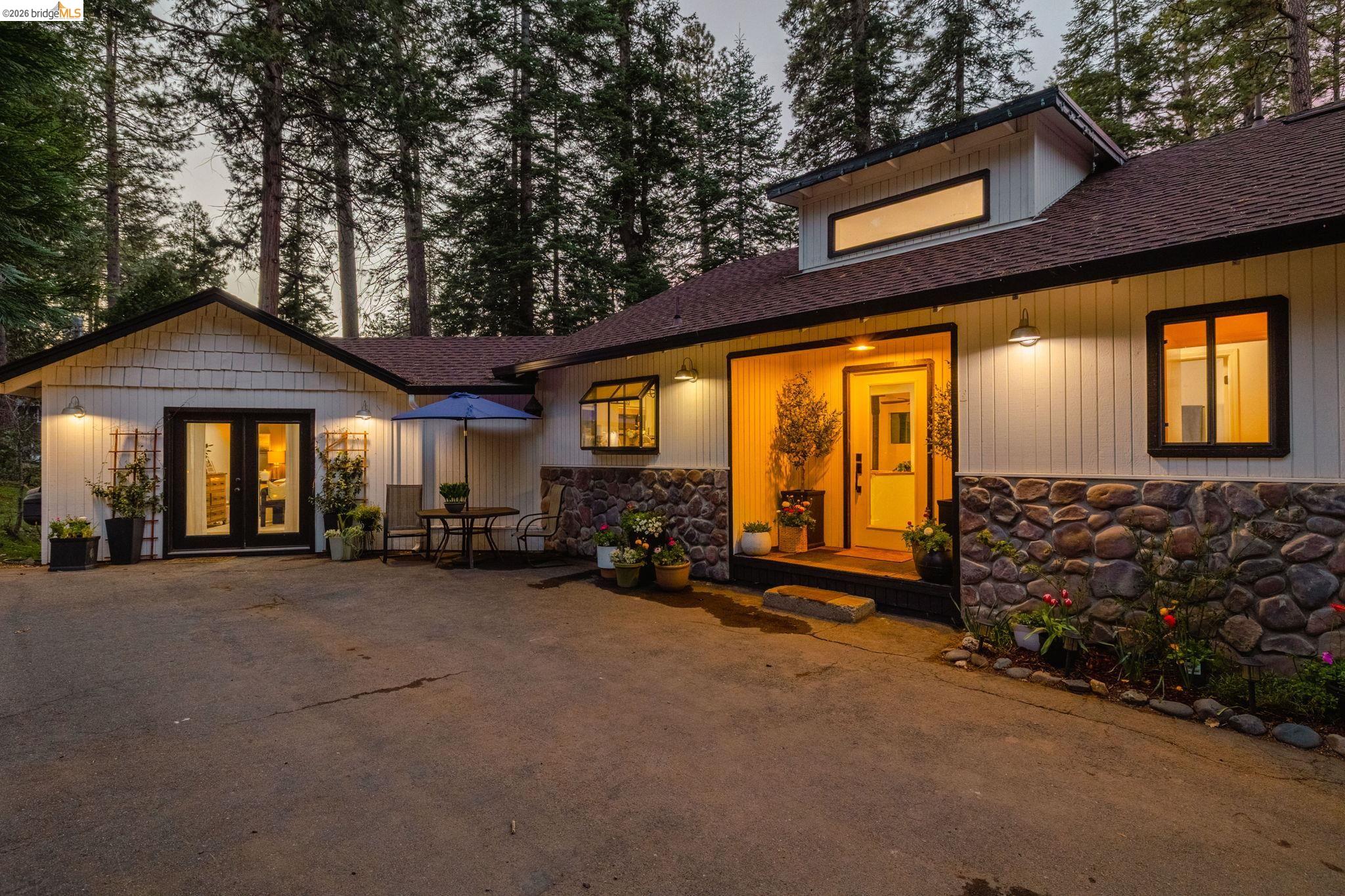 19565 Wanita Ln