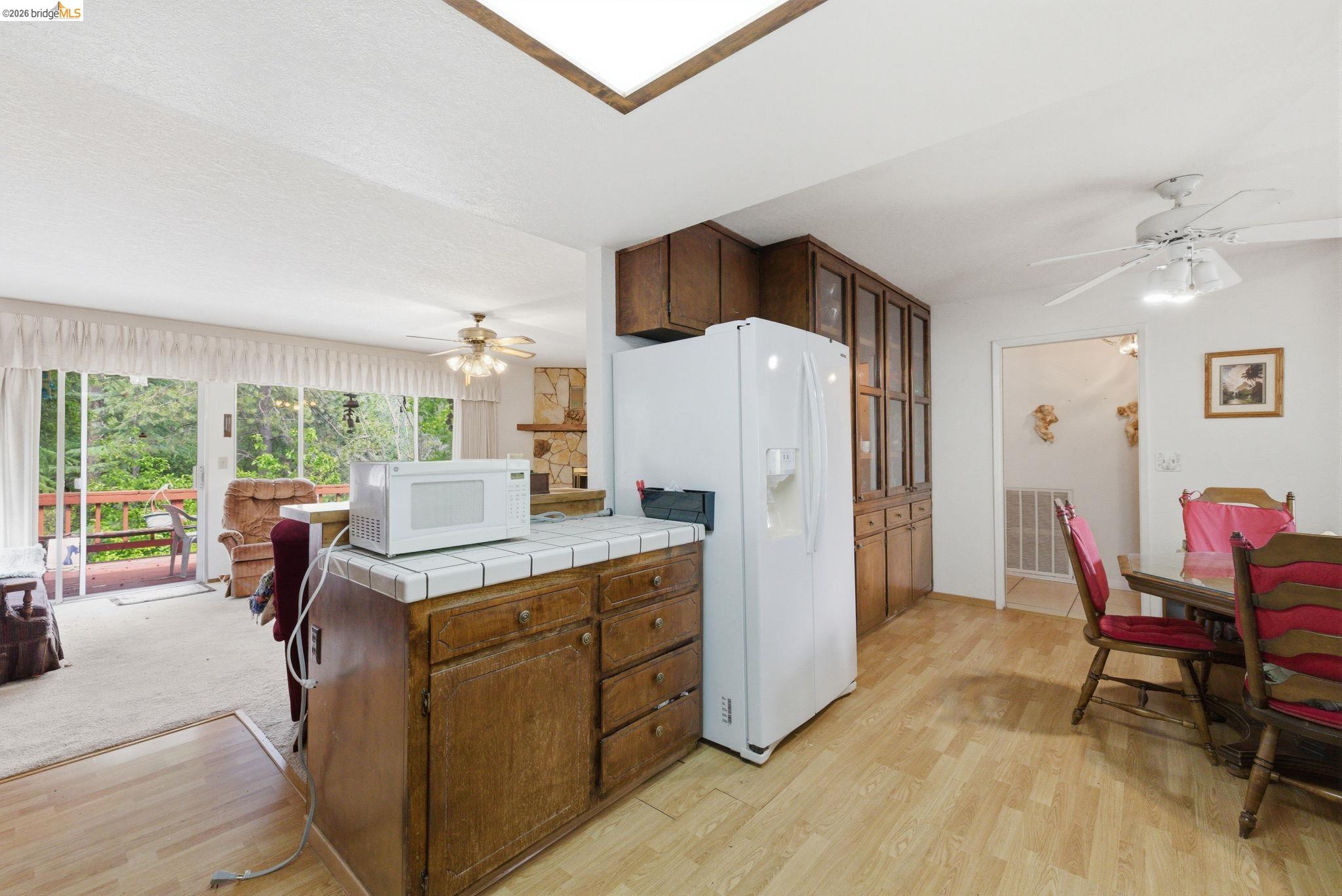 21441 Crestview Dr