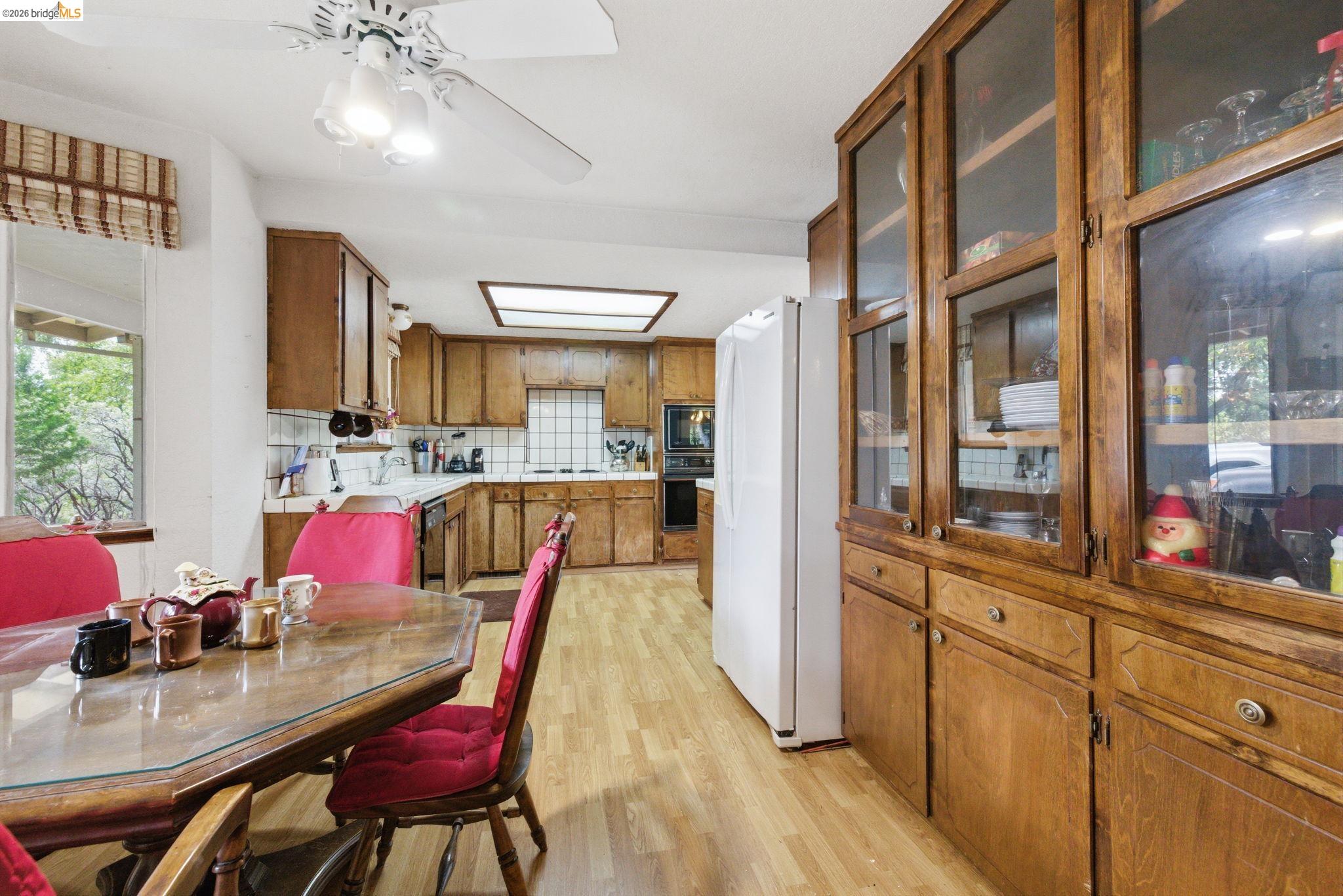 21441 Crestview Dr
