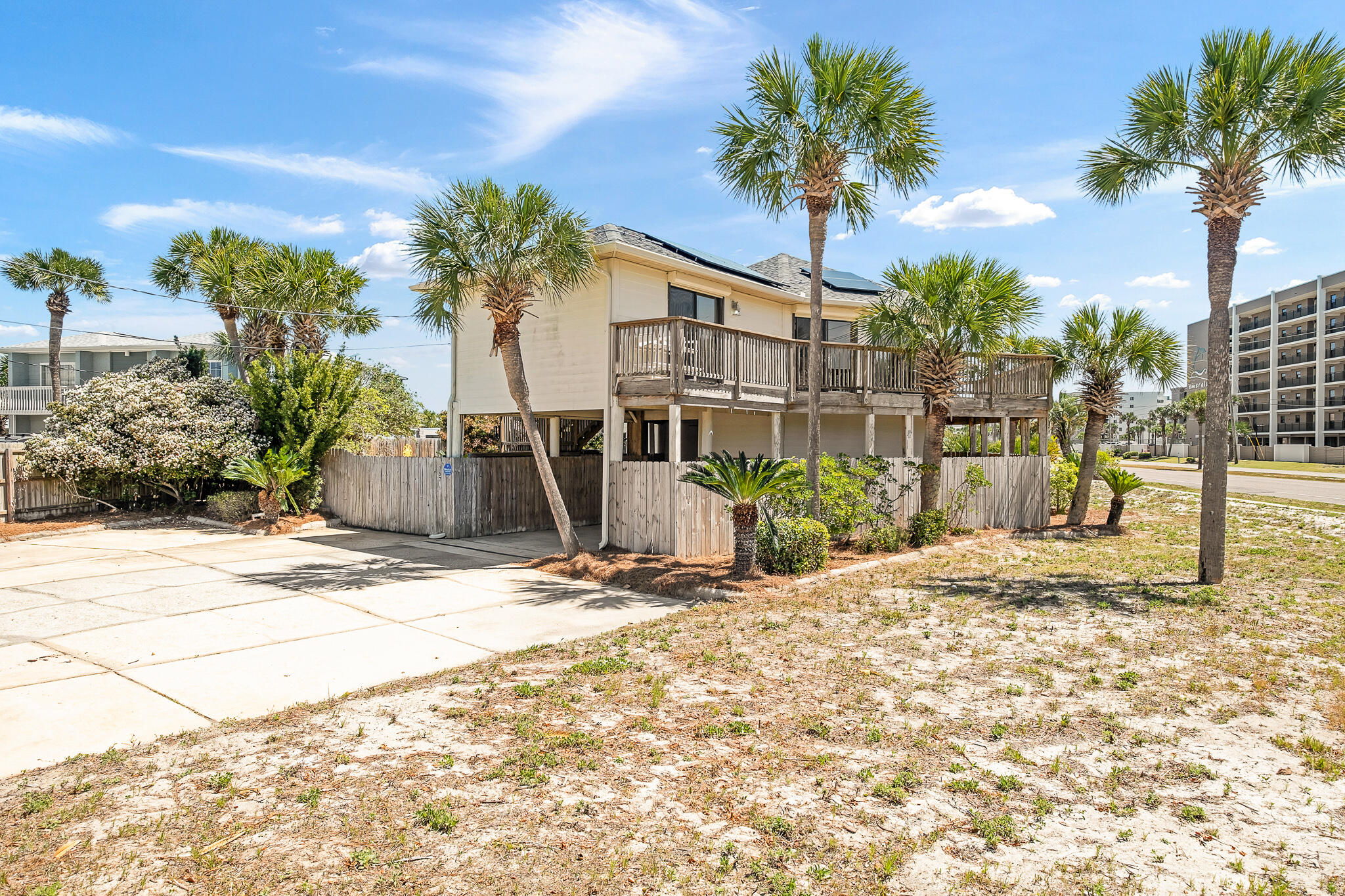 757 Seahorse Avenue