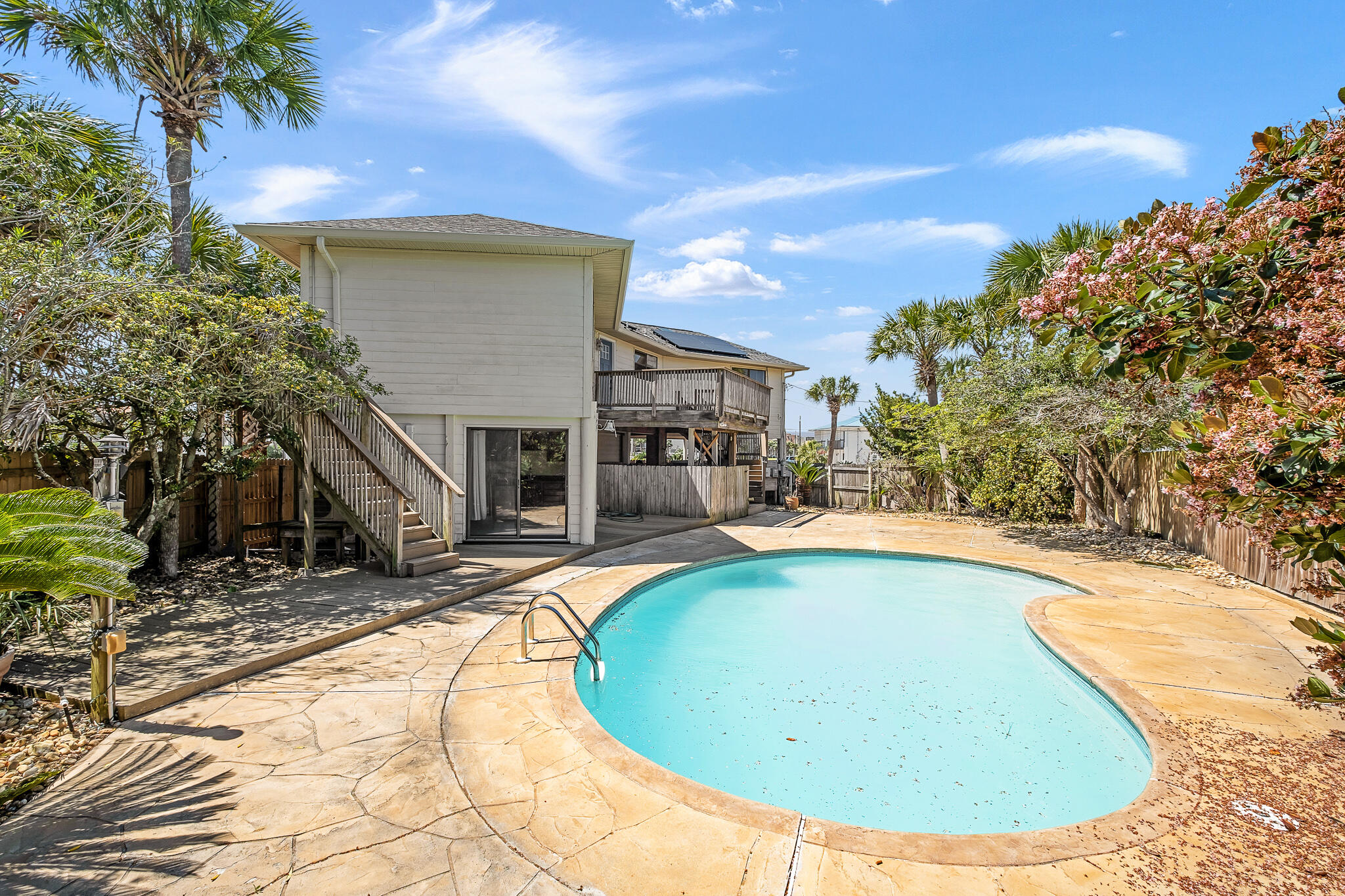 757 Seahorse Avenue