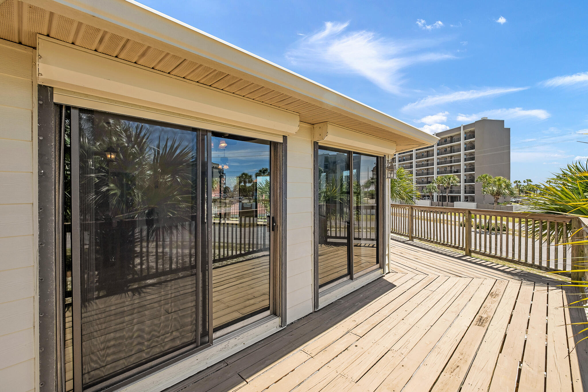757 Seahorse Avenue