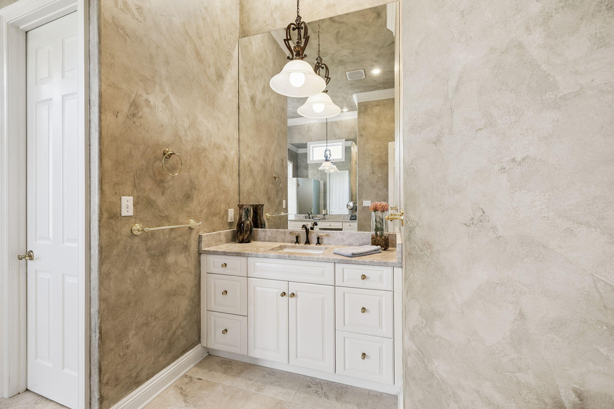 3234 Bay Estates Drive