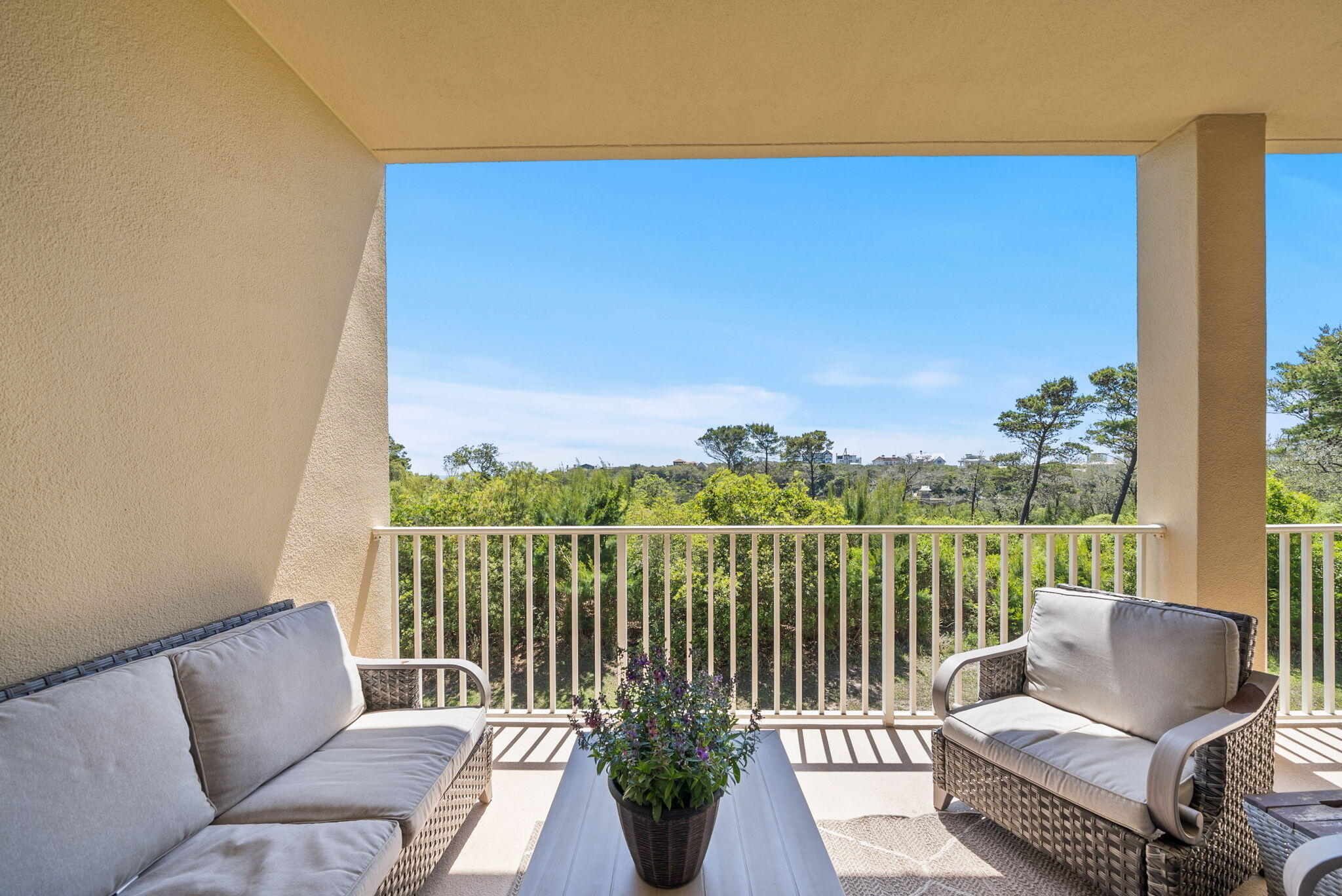 1653 W County Highway 30A UNIT 2105