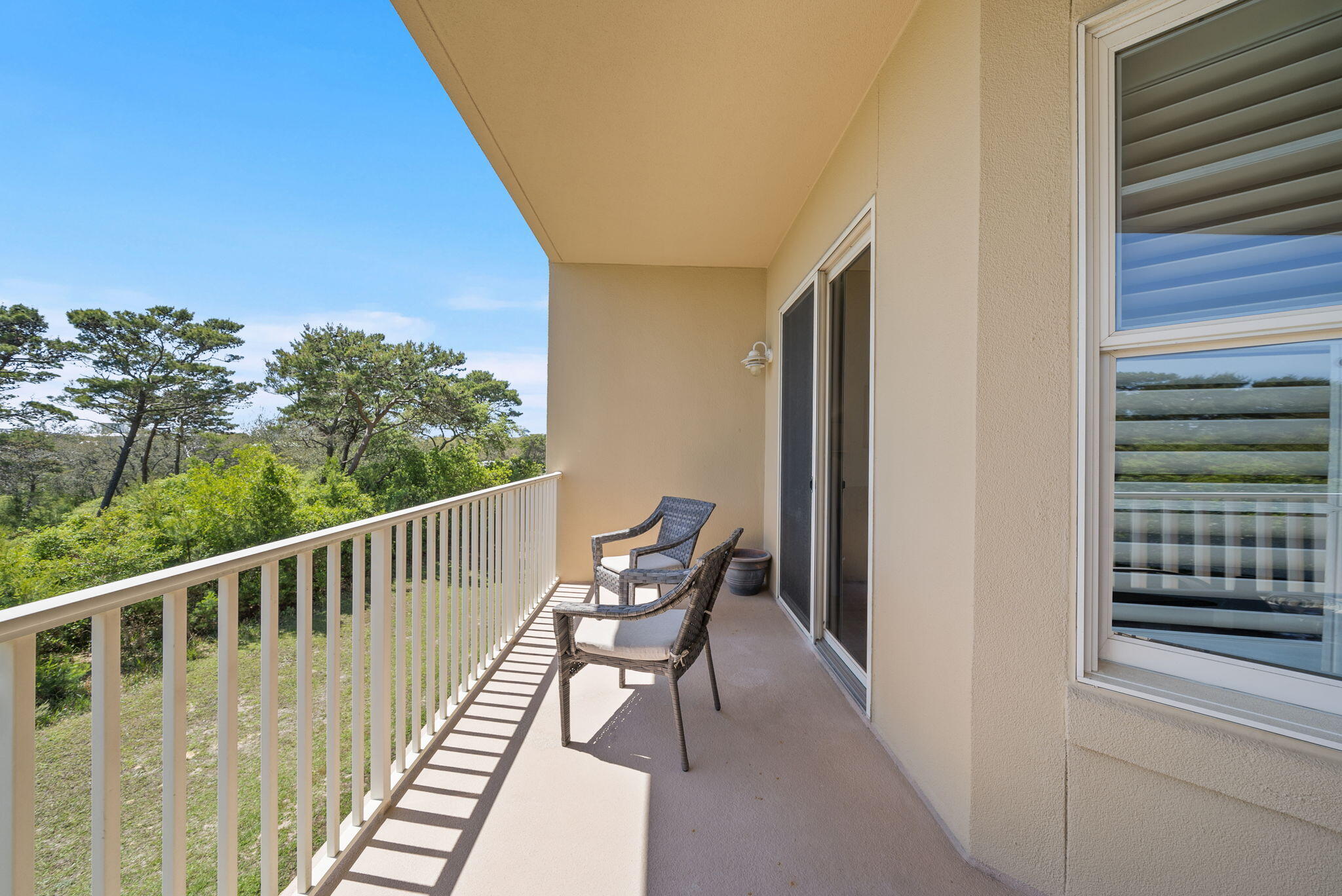 1653 W County Highway 30A UNIT 2105