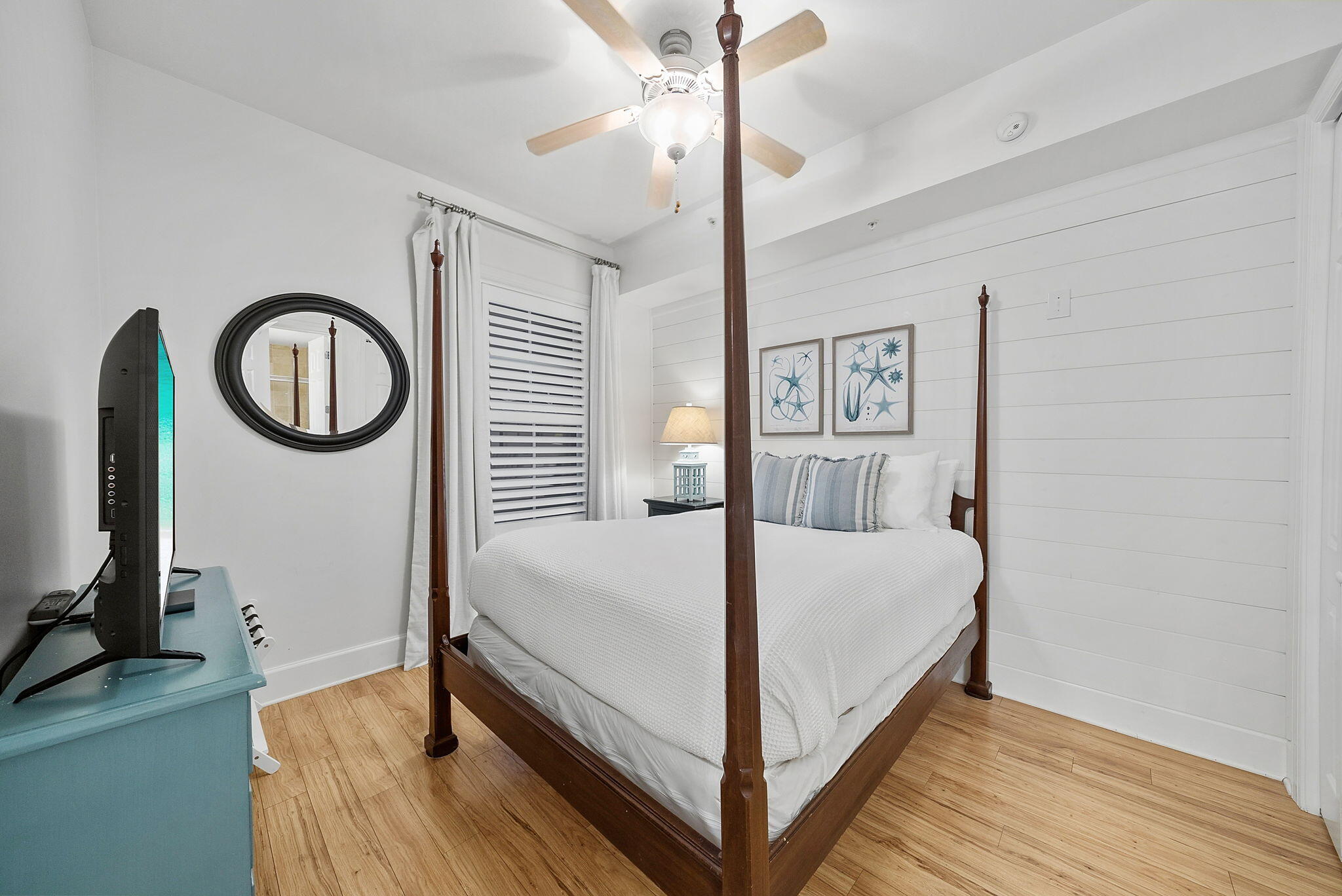 1653 W County Highway 30A UNIT 2105