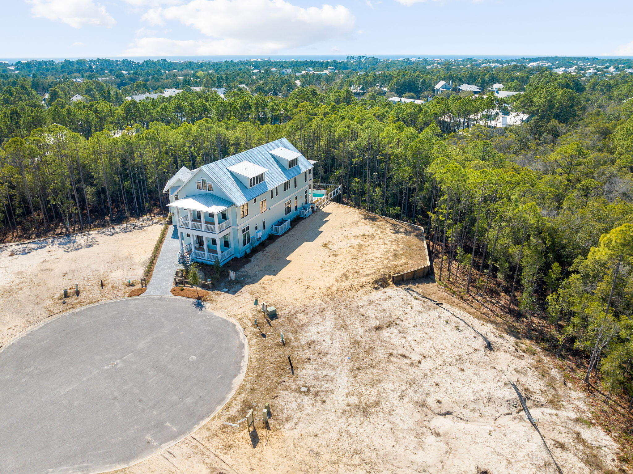 72 String Lily Cove