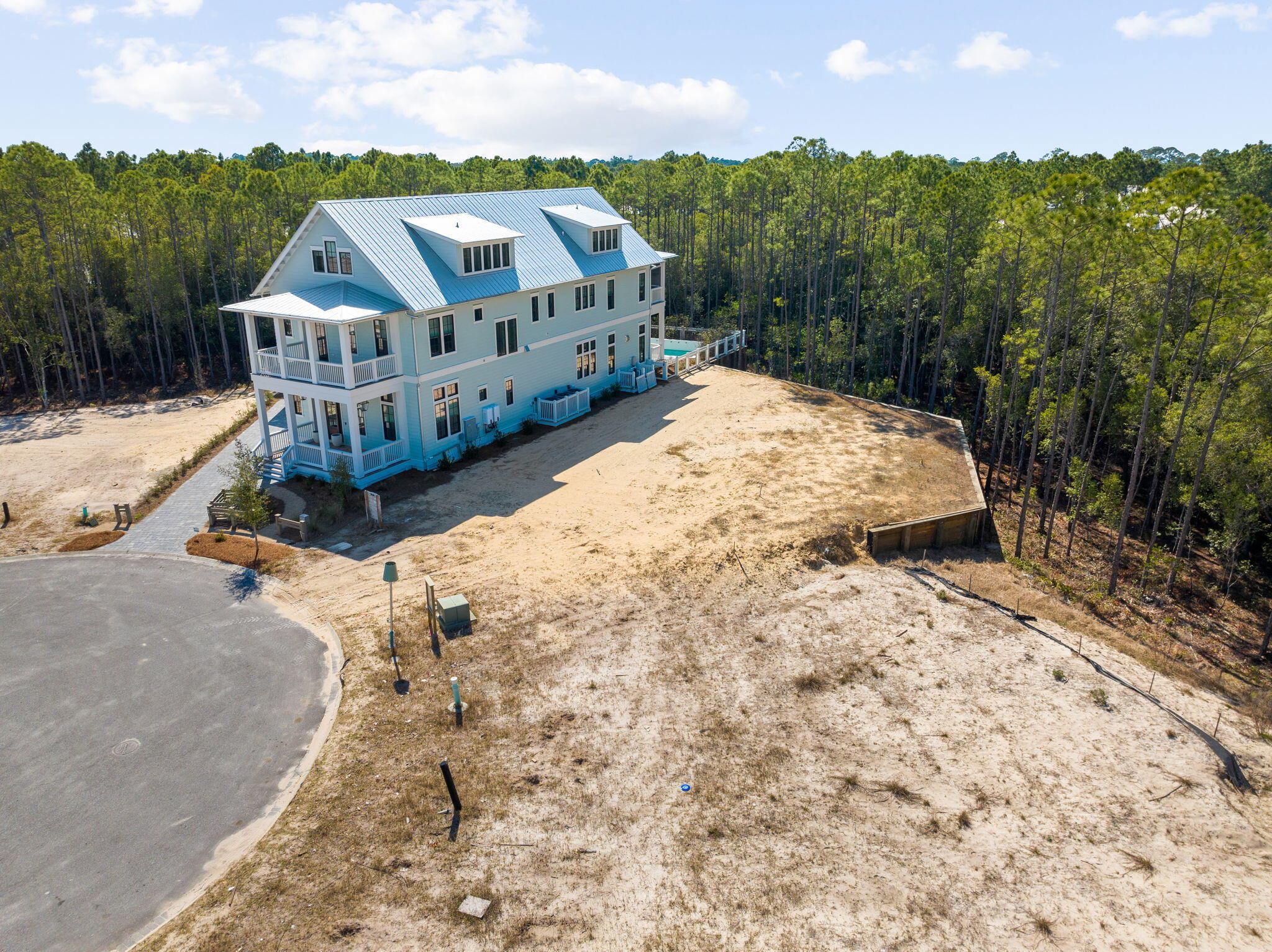 72 String Lily Cove