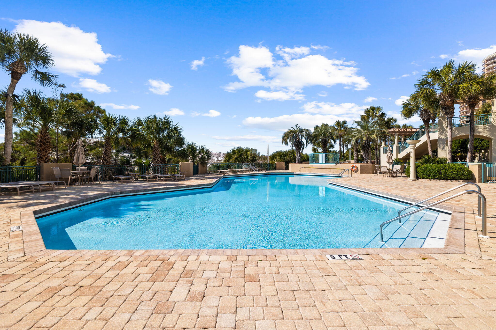 4524 Southwinds Drive 4524