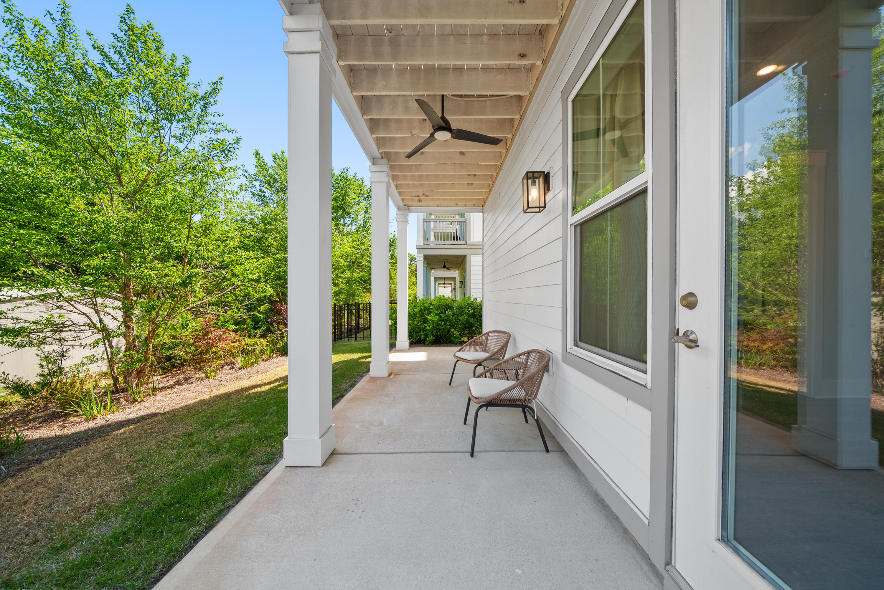 28 W Queen Palm Drive