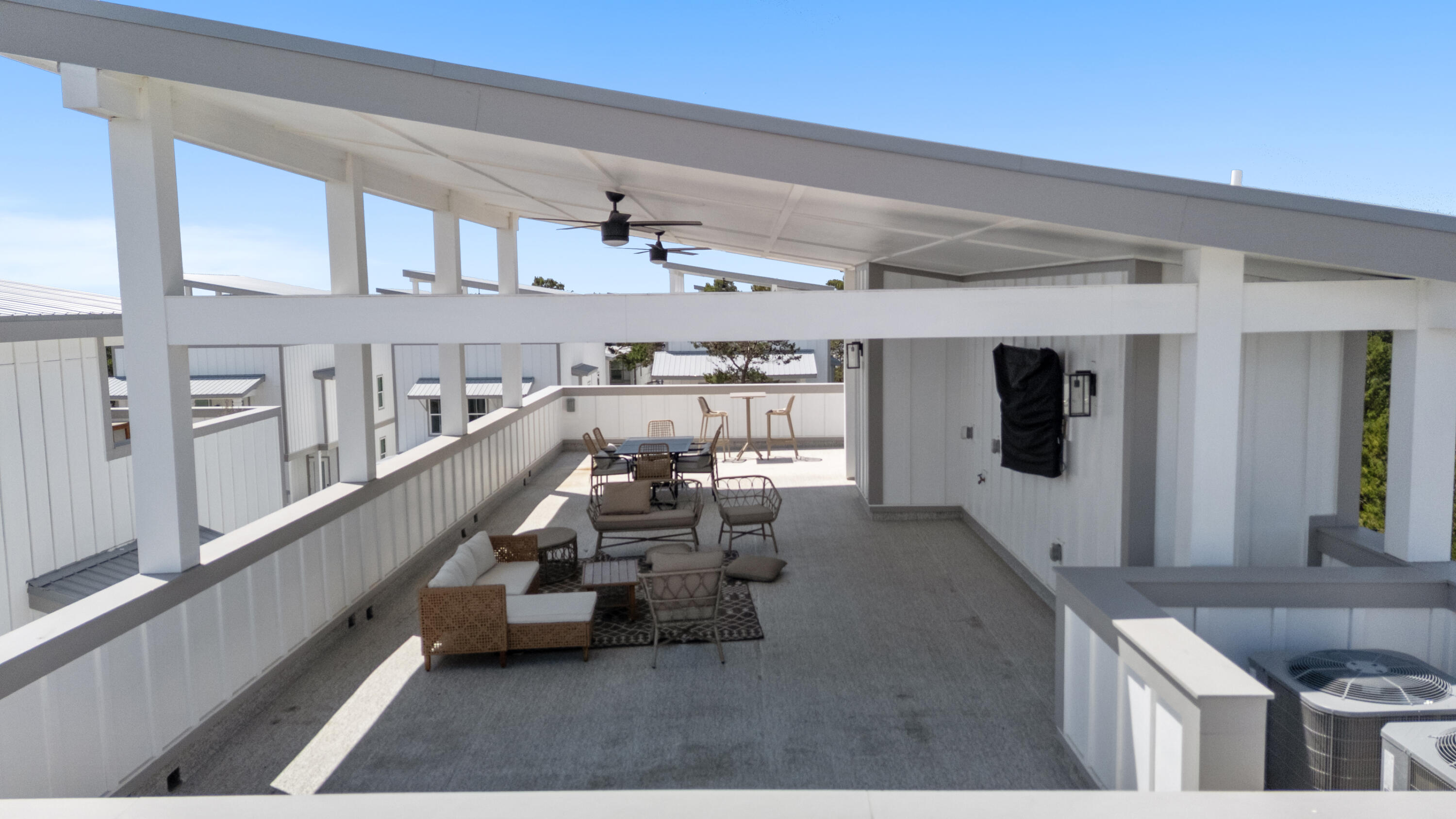 28 W Queen Palm Drive