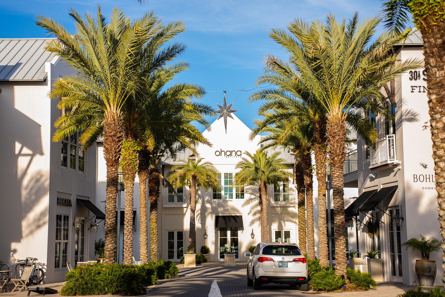 28 W Queen Palm Drive
