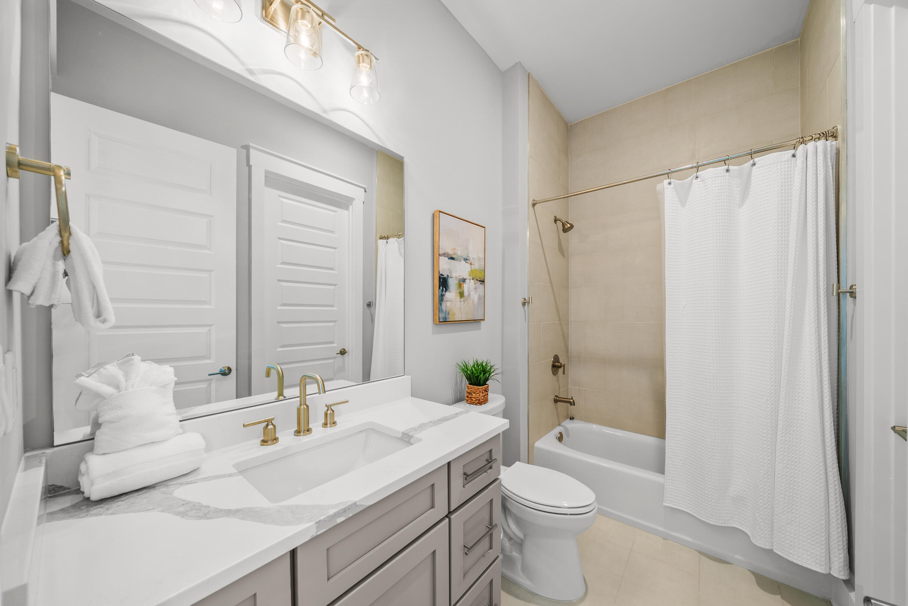 28 W Queen Palm Drive