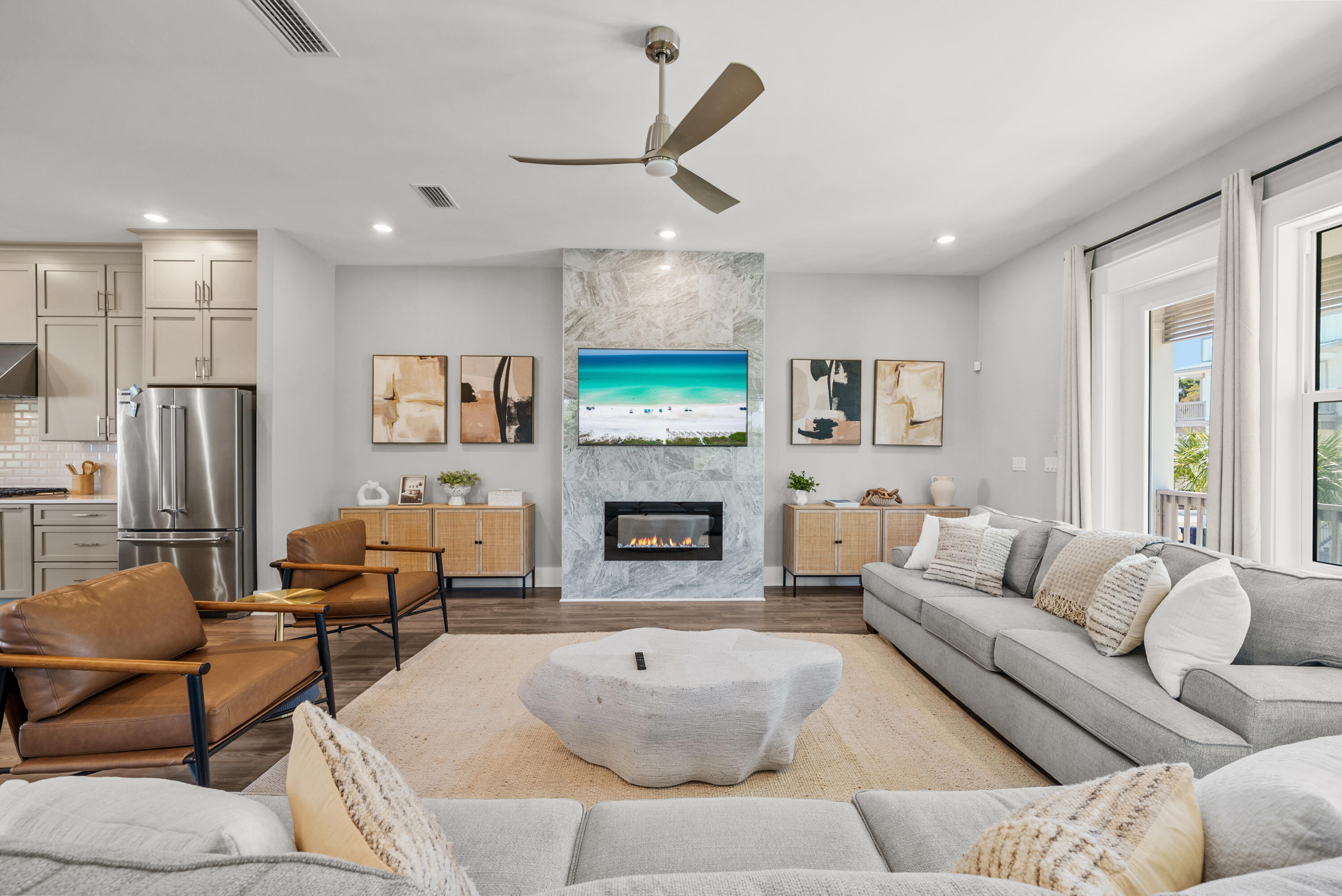 28 W Queen Palm Drive
