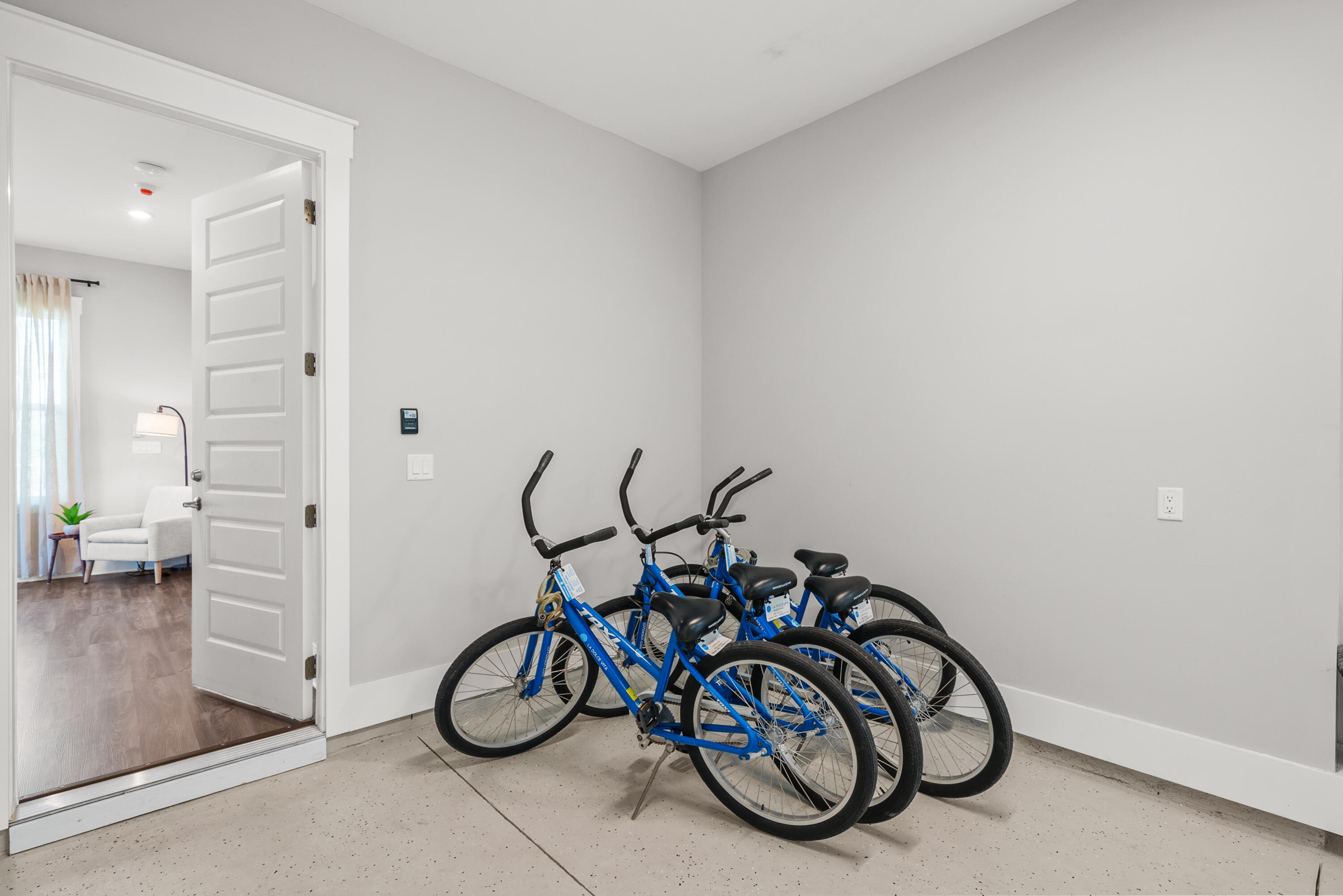 28 W Queen Palm Drive