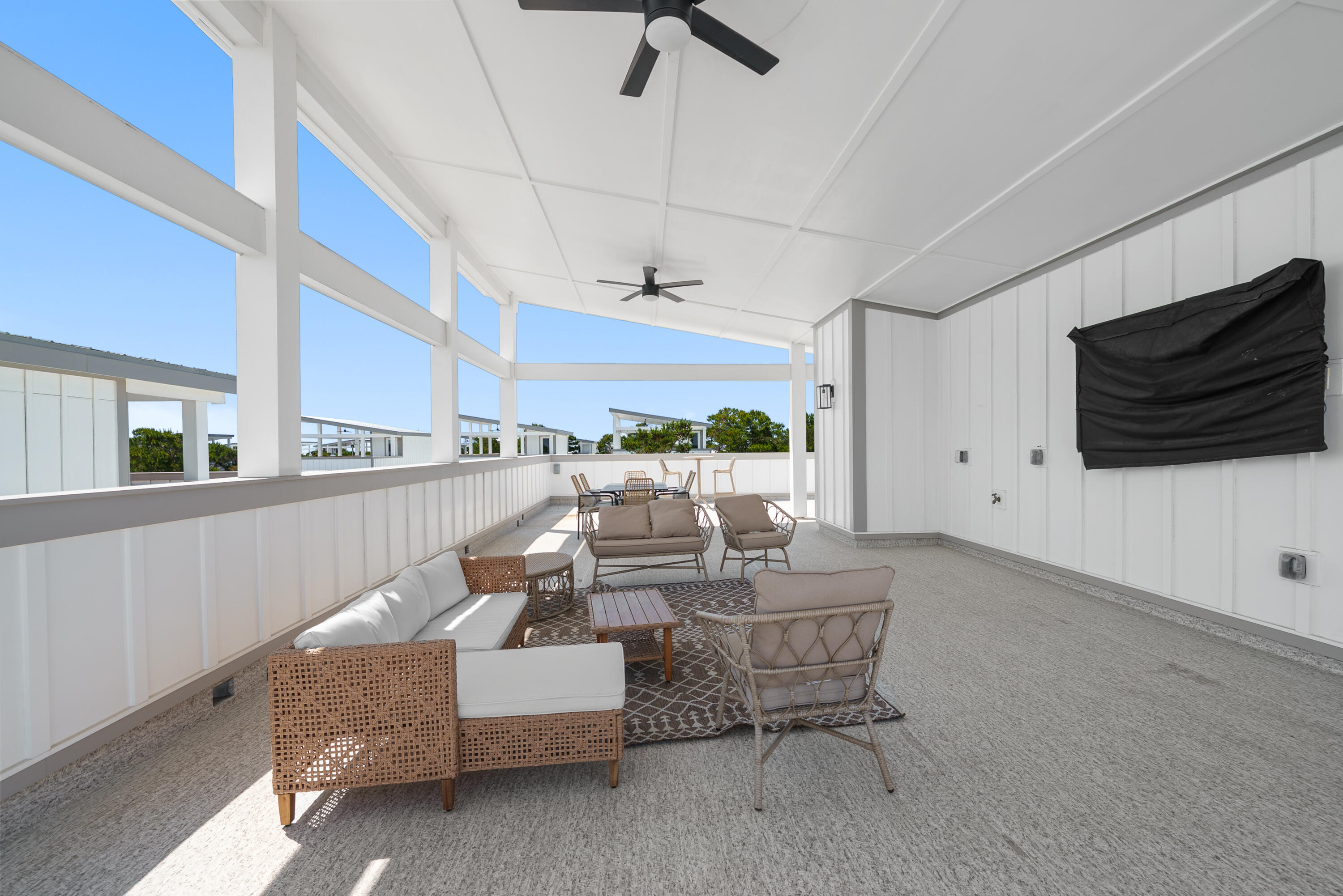 28 W Queen Palm Drive