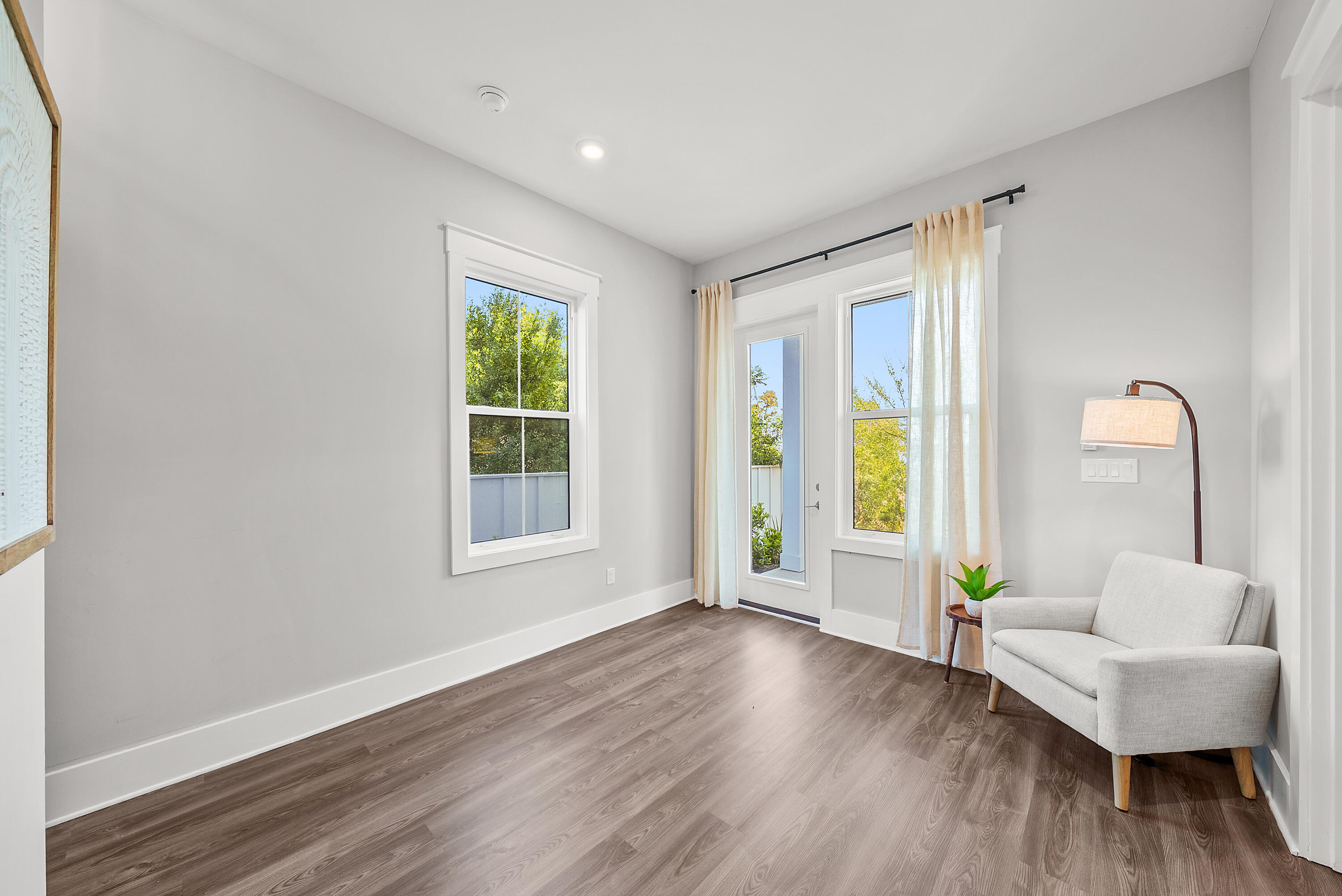 28 W Queen Palm Drive