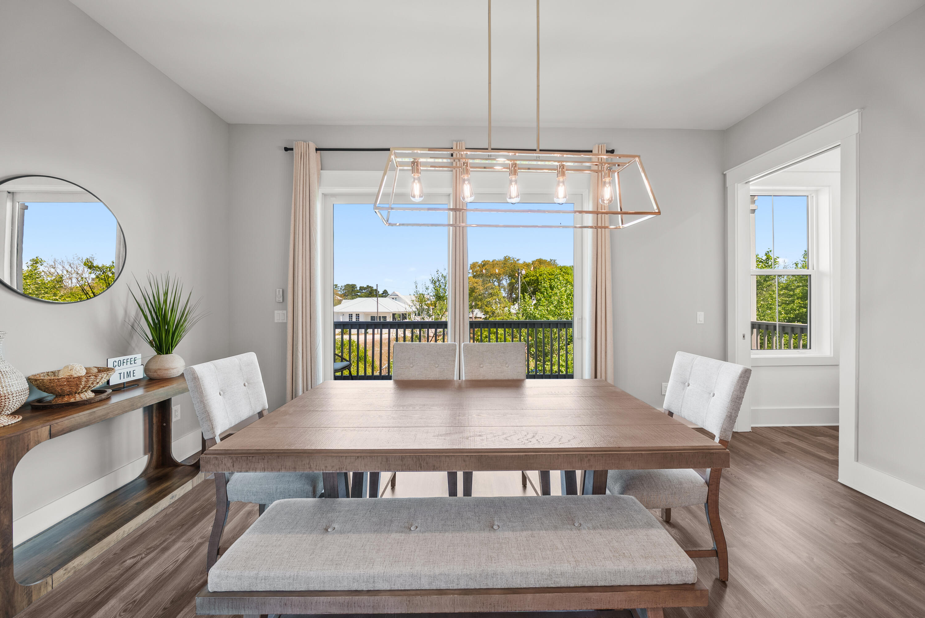 28 W Queen Palm Drive