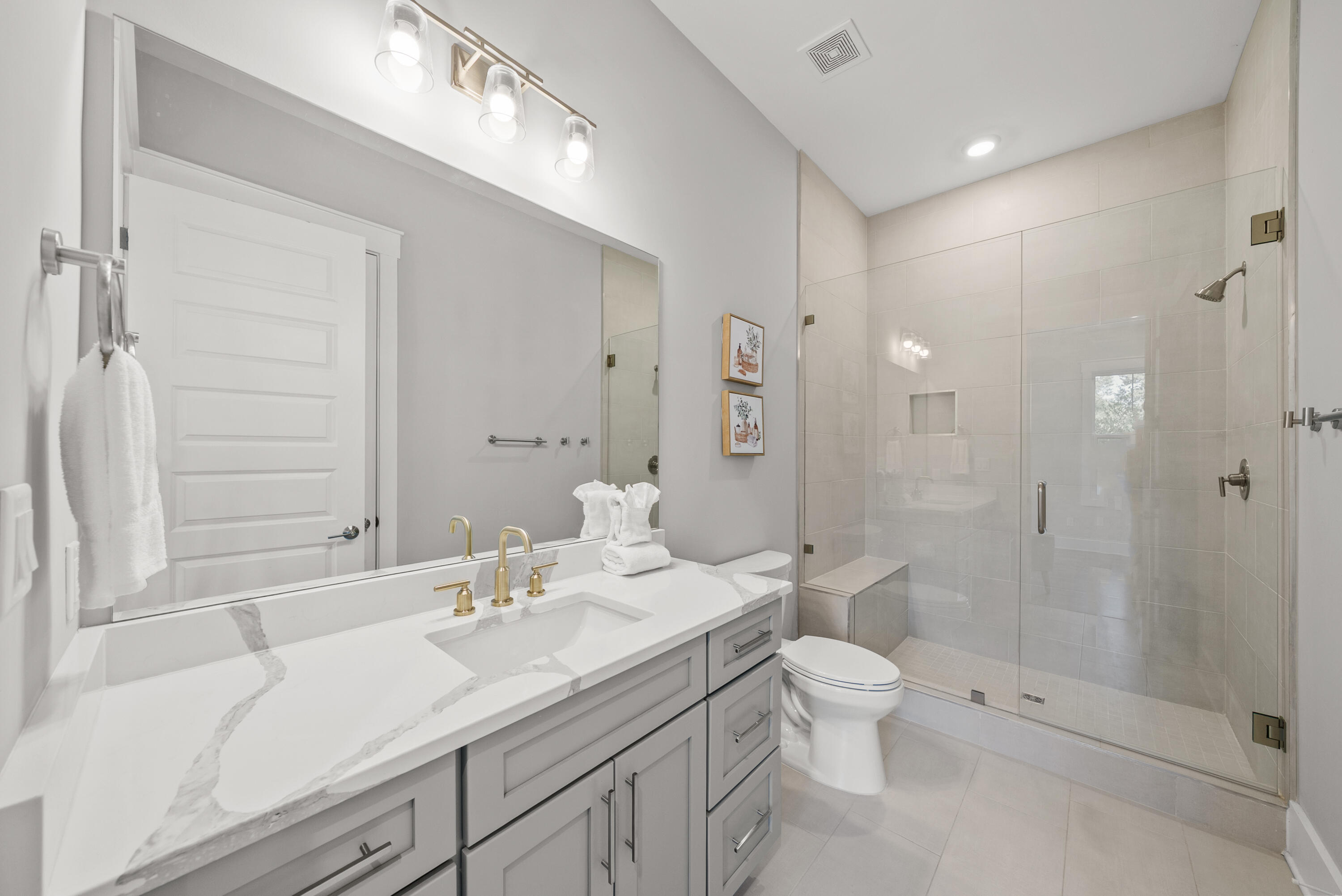 28 W Queen Palm Drive