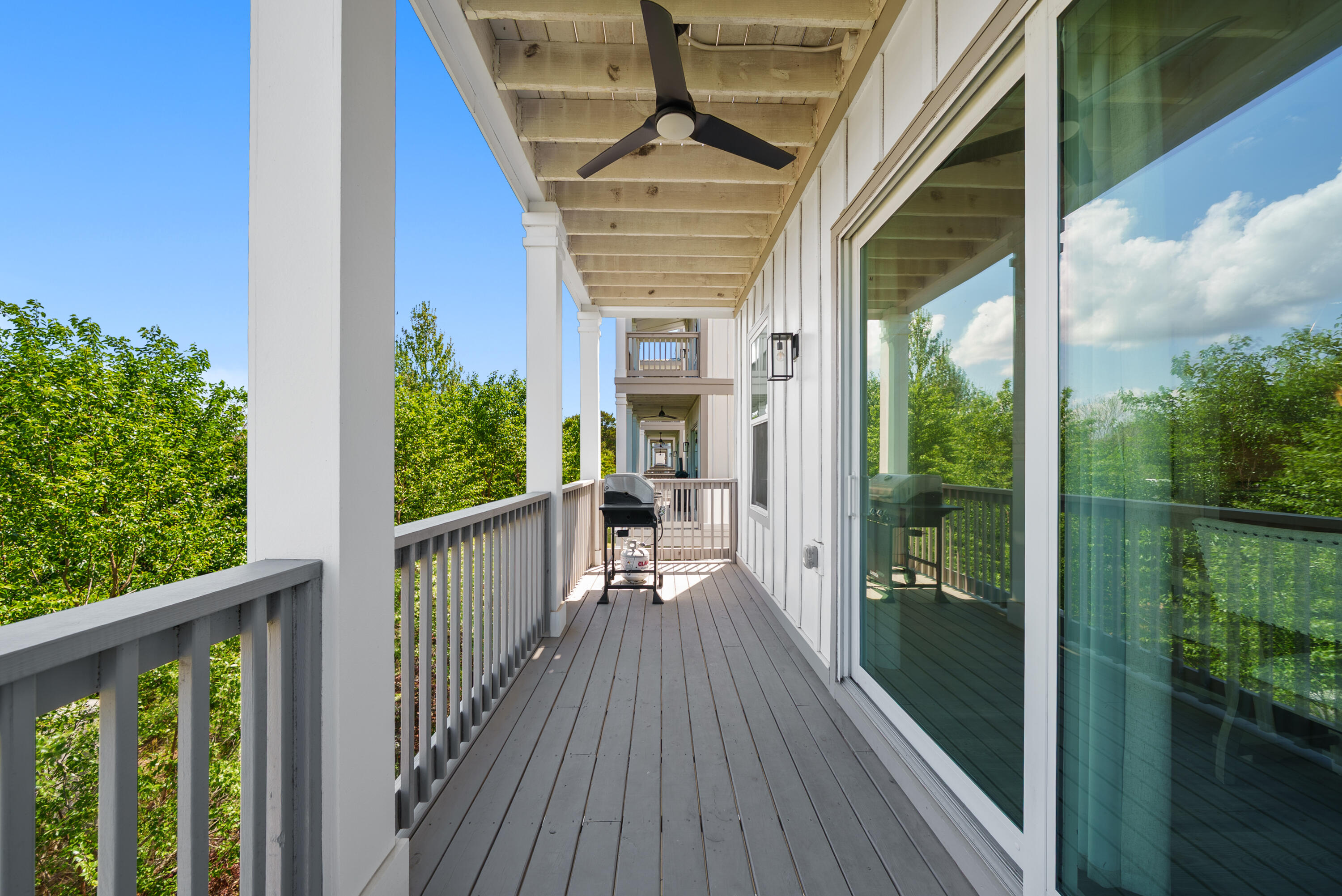 28 W Queen Palm Drive