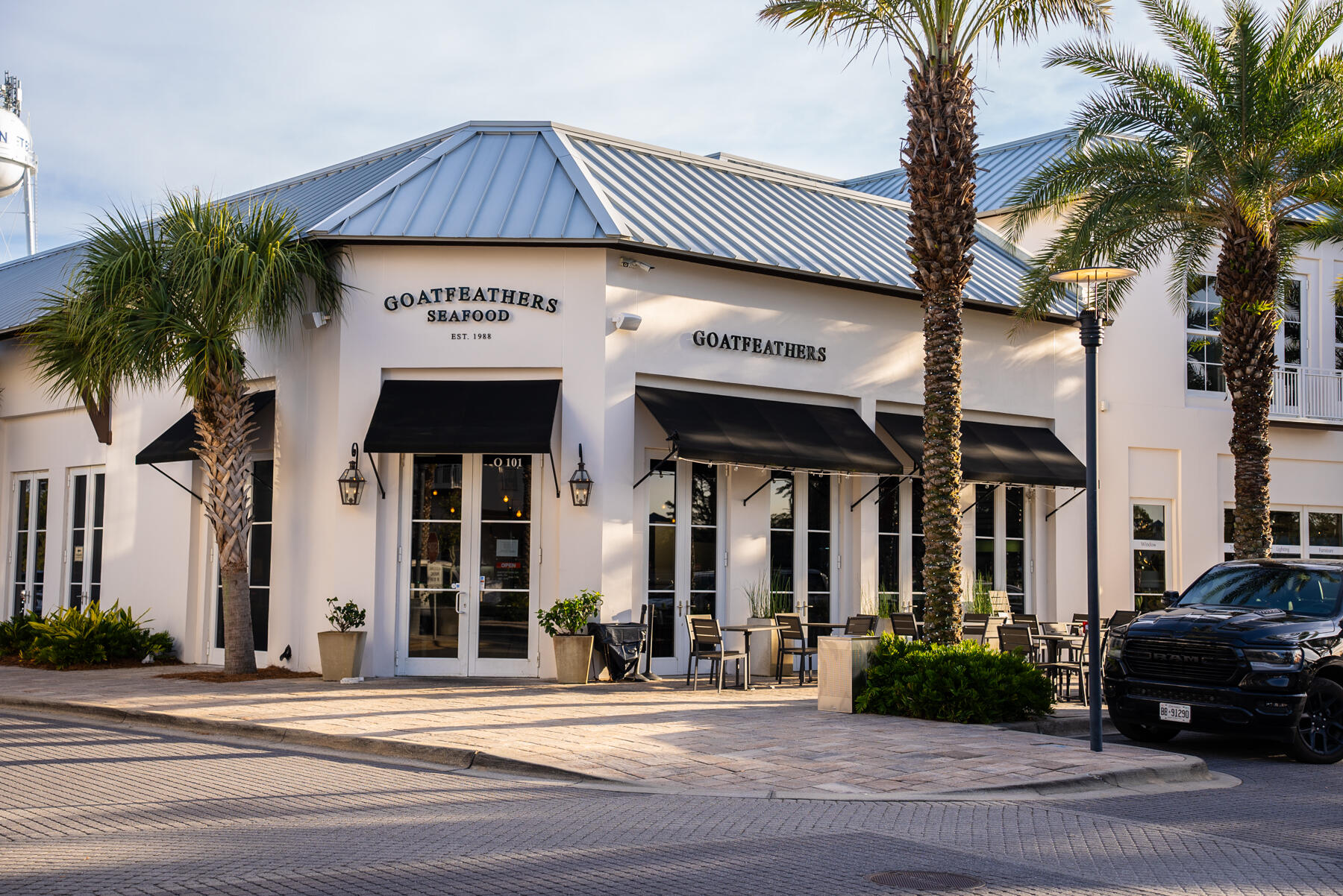 28 W Queen Palm Drive