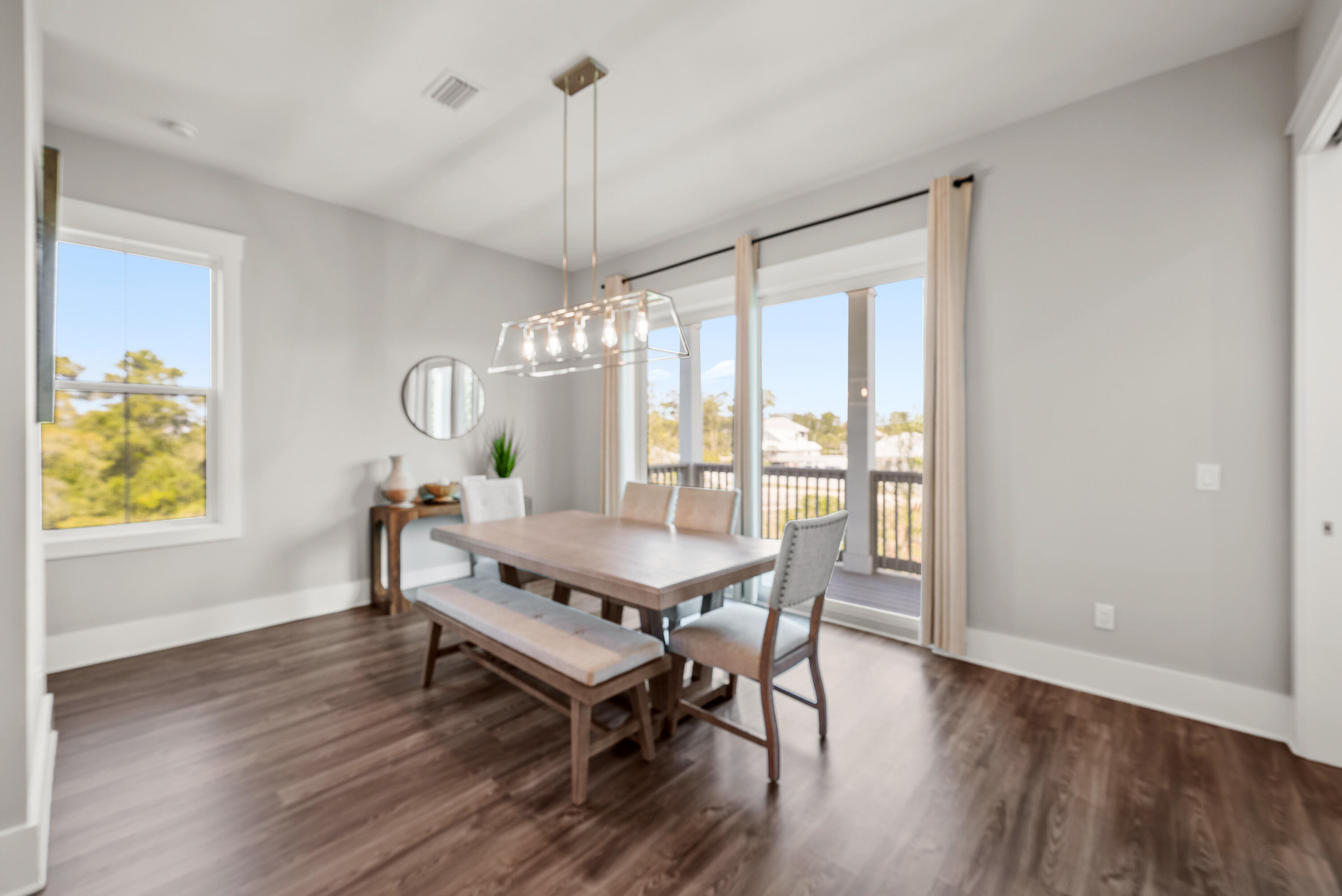 28 W Queen Palm Drive
