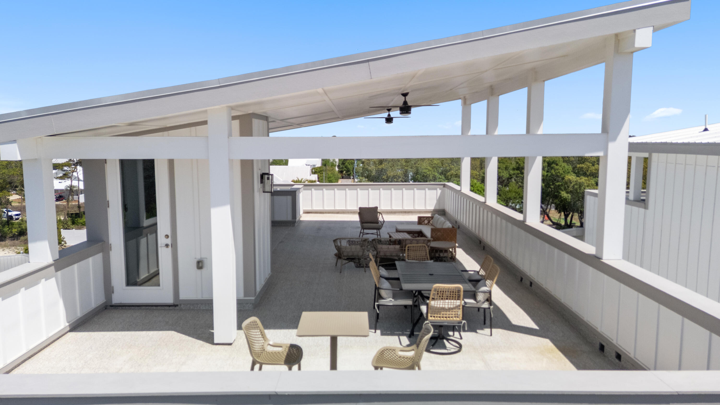 28 W Queen Palm Drive