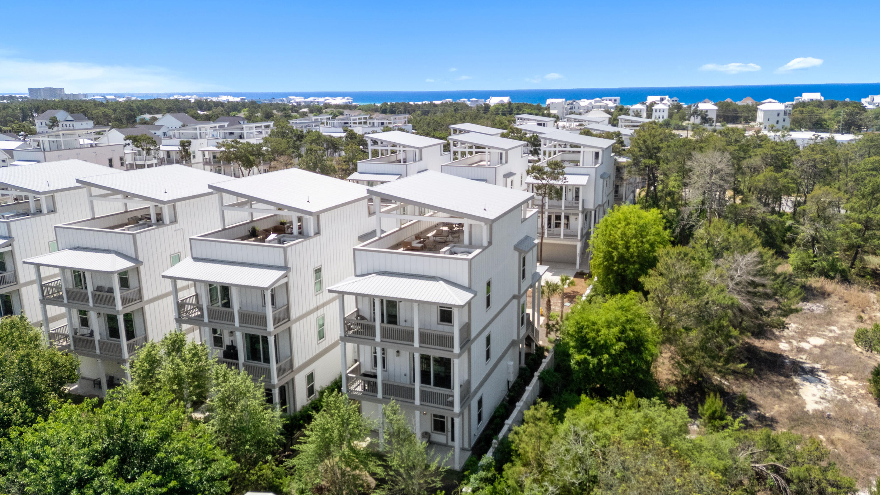 28 W Queen Palm Drive