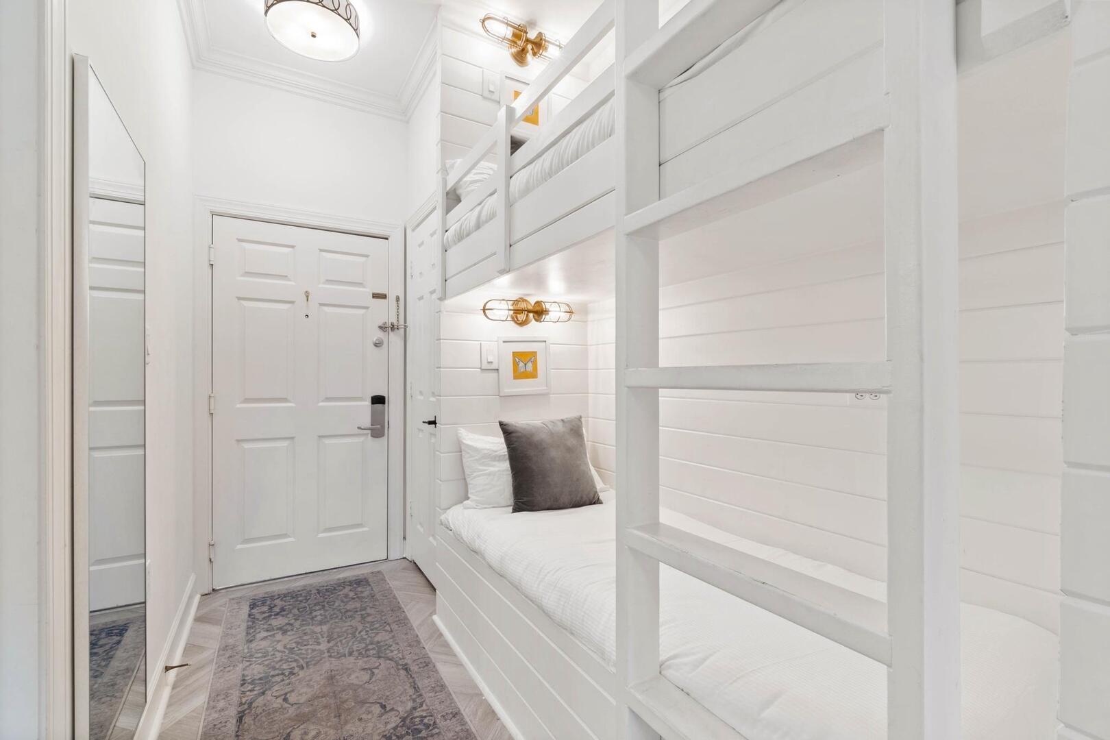 10343 E County Highway 30a, B202