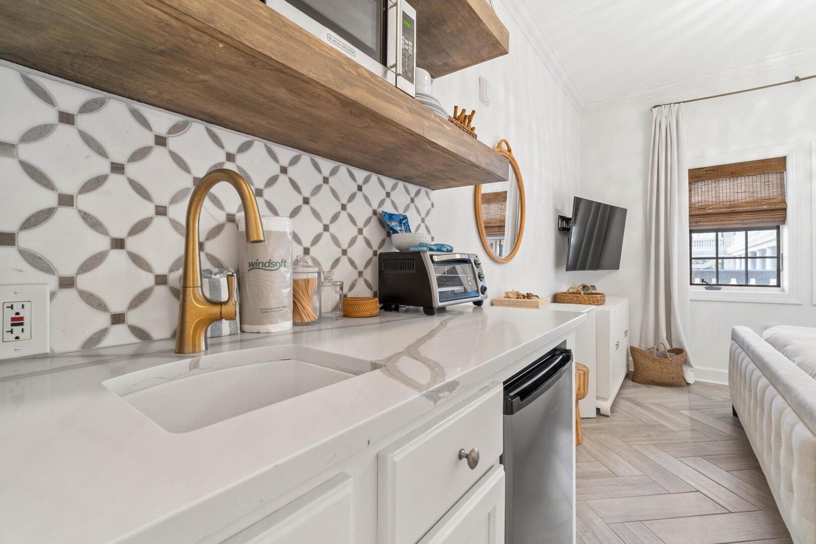 10343 E County Highway 30a, B202