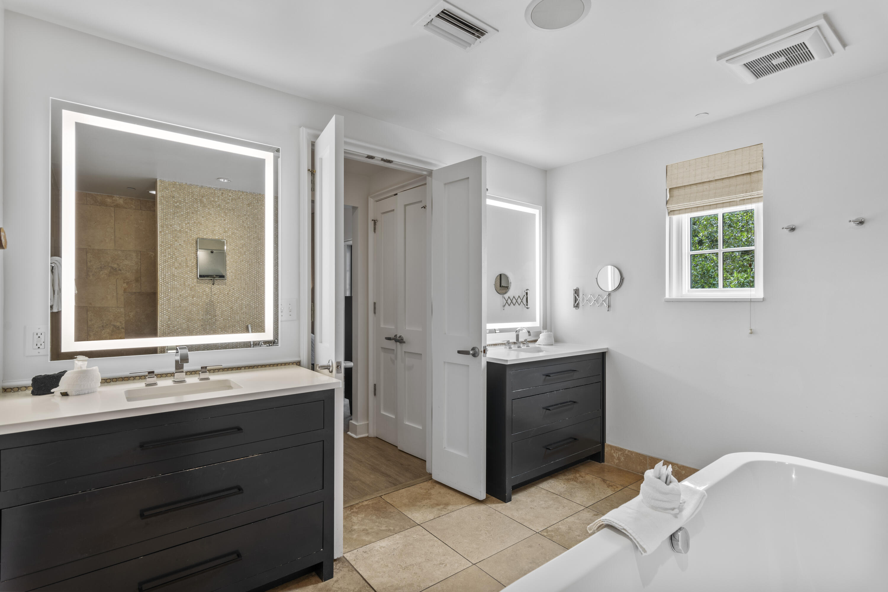 136 Georgetown Avenue, 2A-4