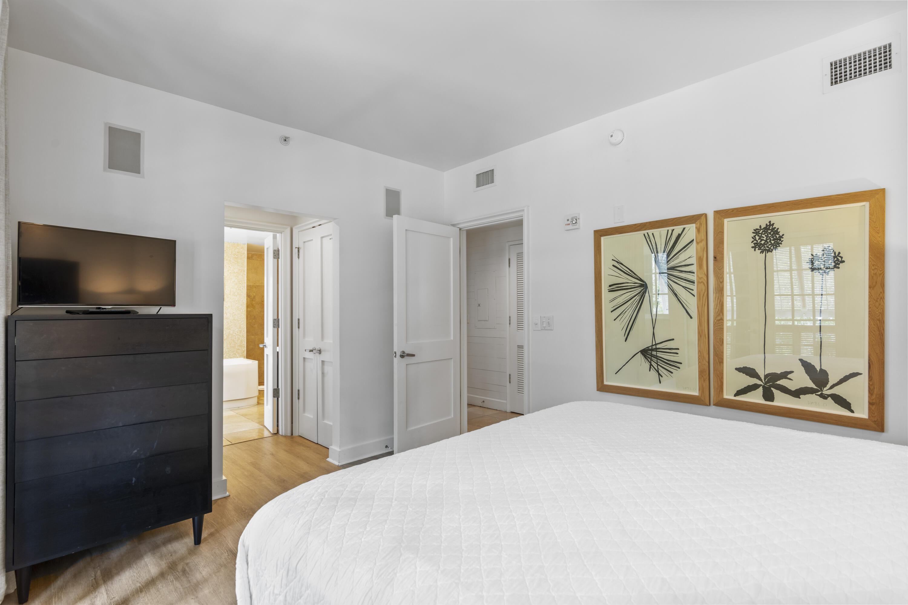 136 Georgetown Avenue, 2A-4