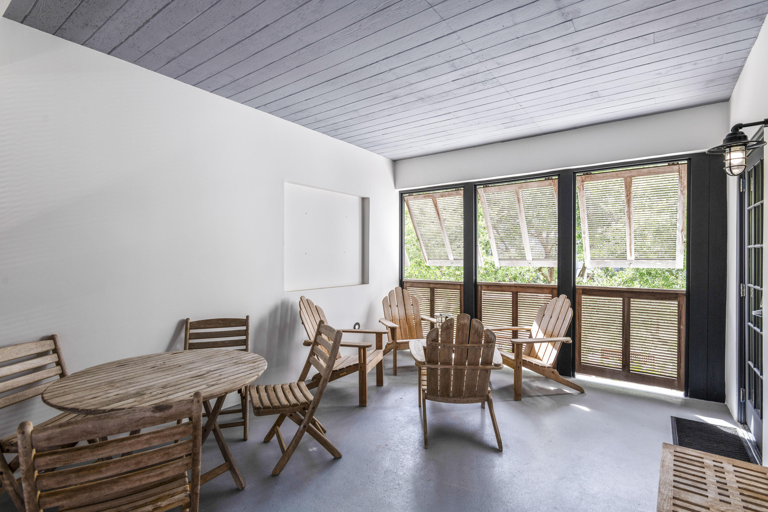 136 Georgetown Avenue, 2A-4