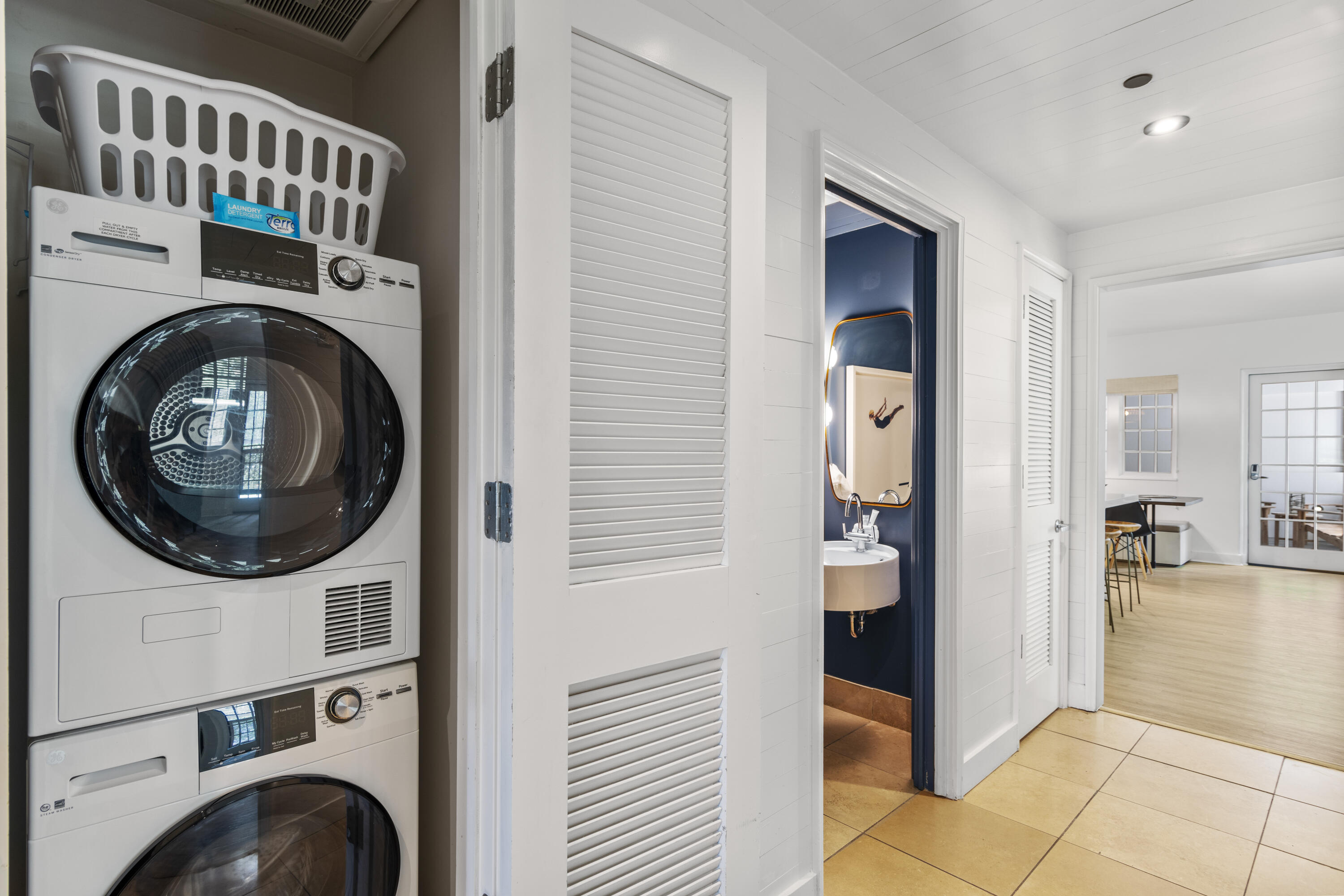 136 Georgetown Avenue, 2A-4