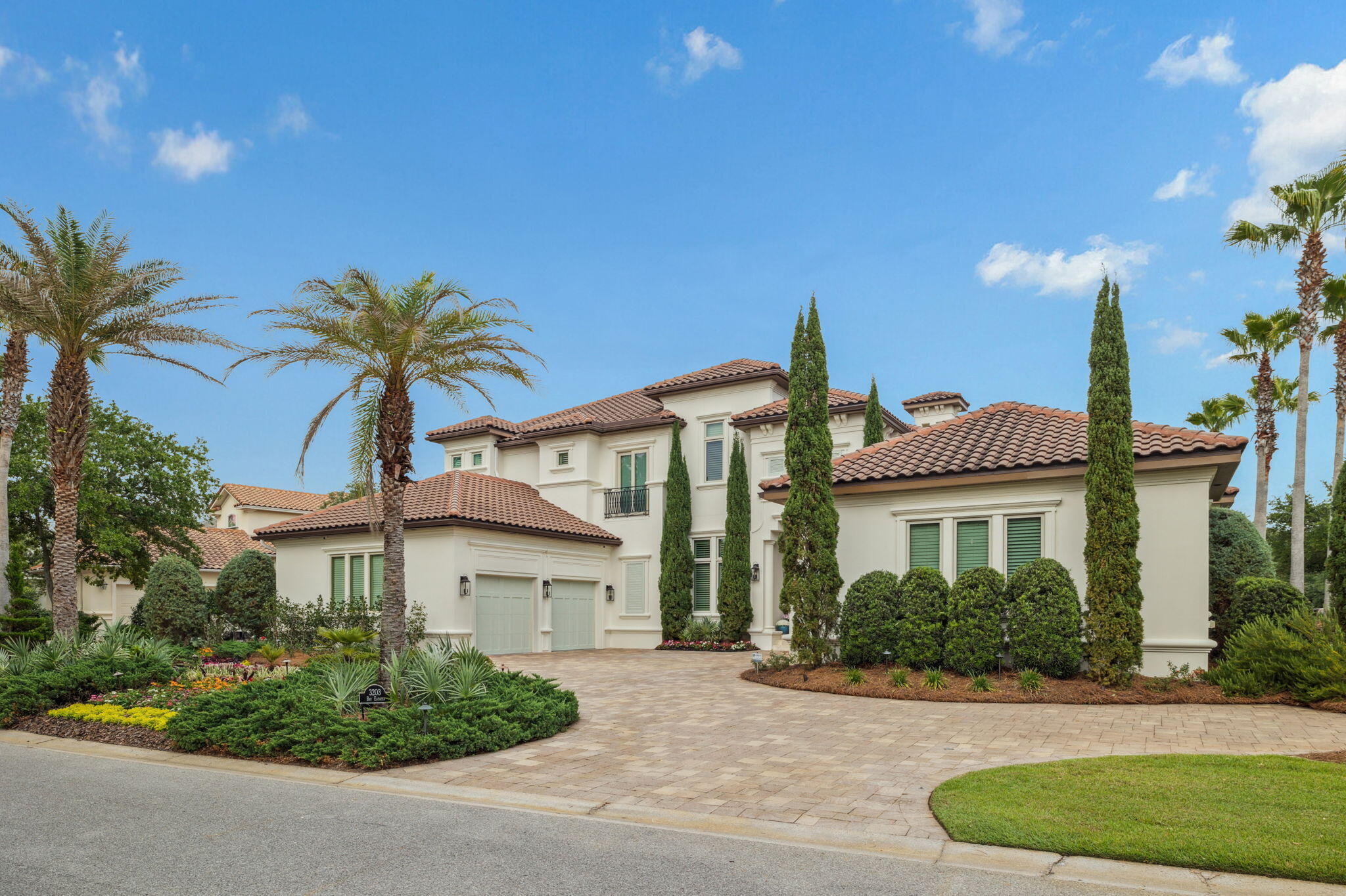 3203 Bay Estates Circle