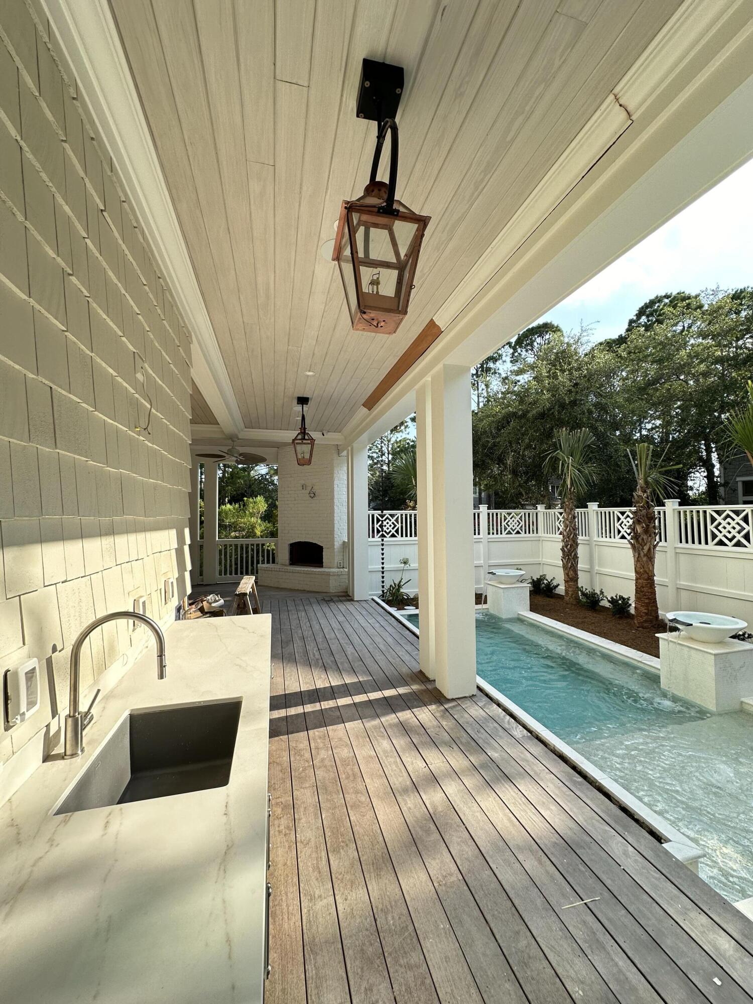 10 Yacht Pond Lane