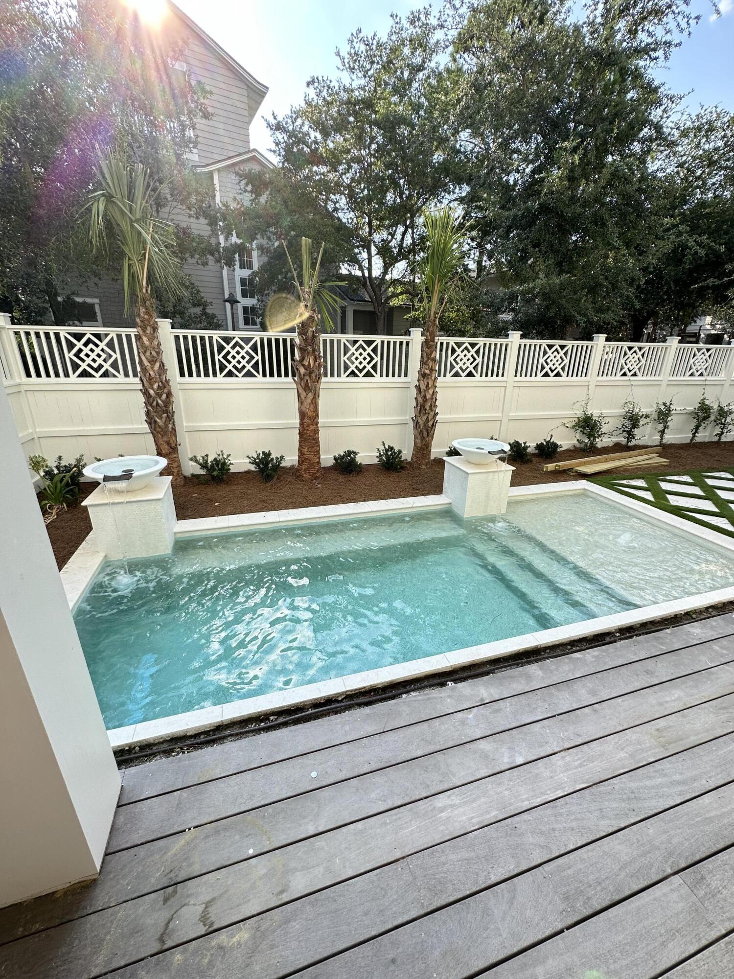 10 Yacht Pond Lane