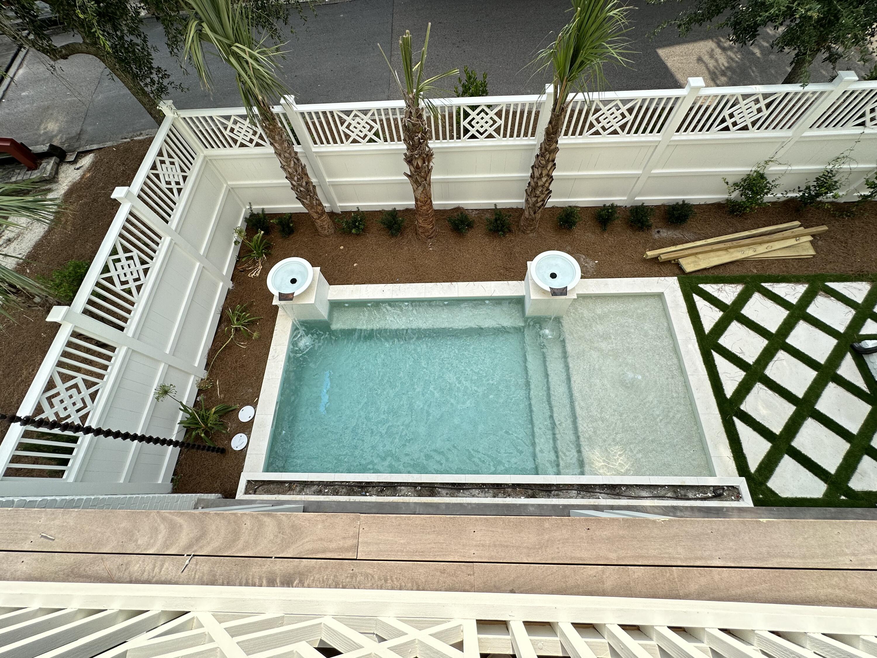 10 Yacht Pond Lane
