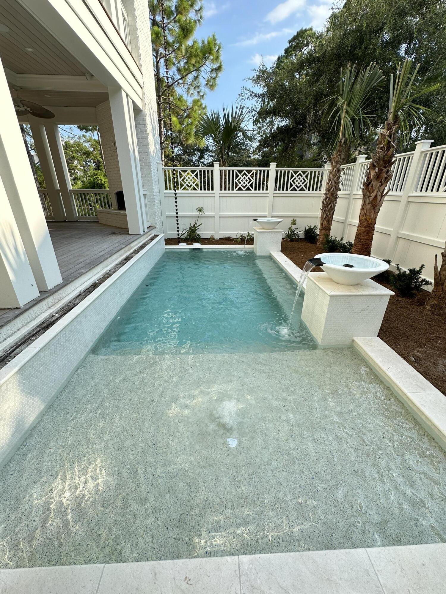 10 Yacht Pond Lane