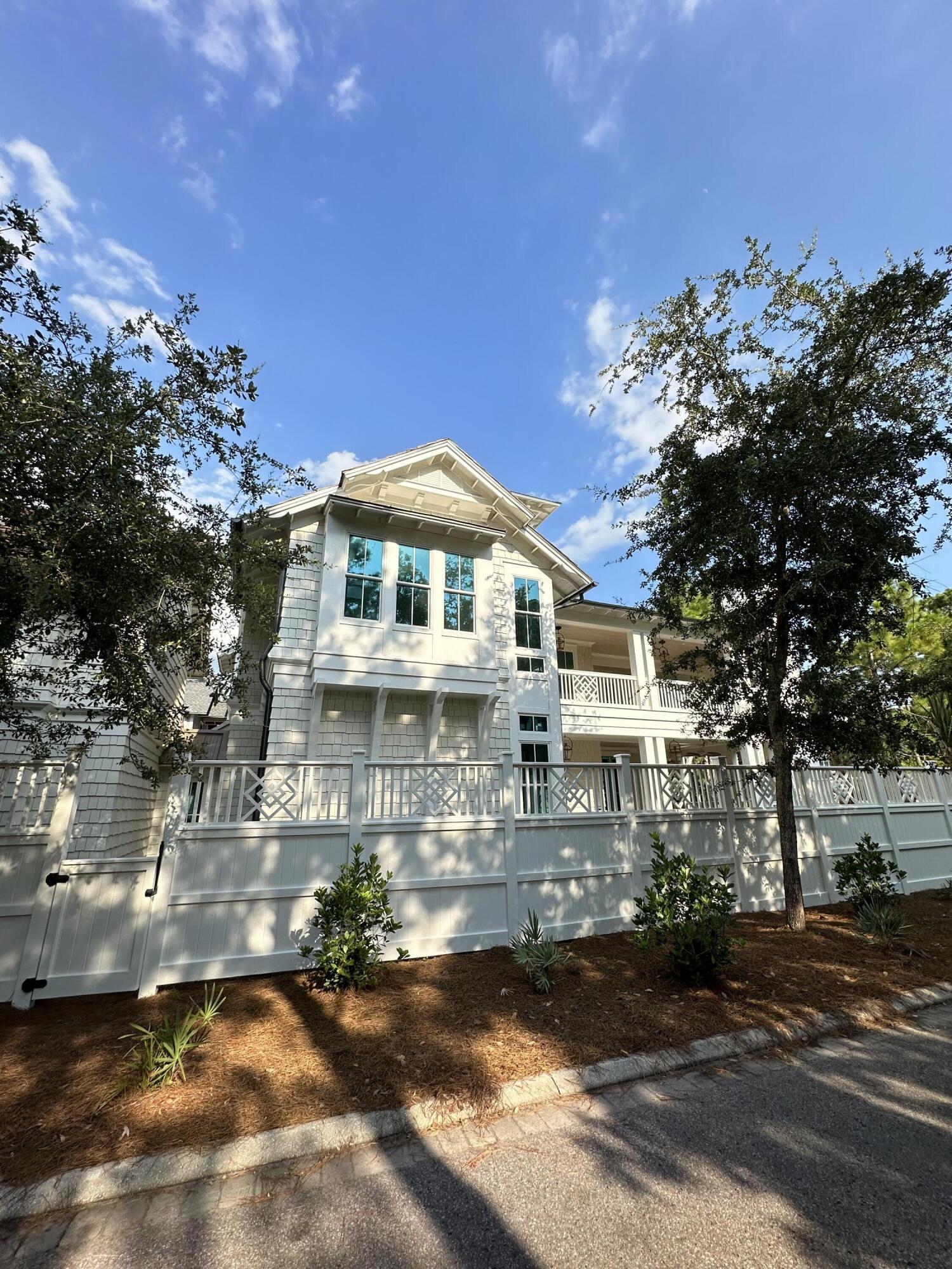 10 Yacht Pond Lane