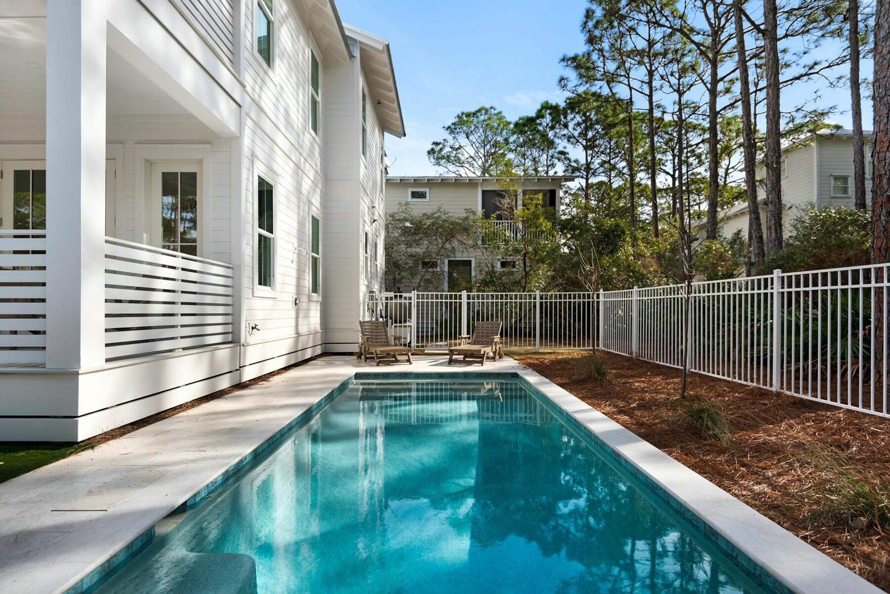 221 N Andalusia Avenue