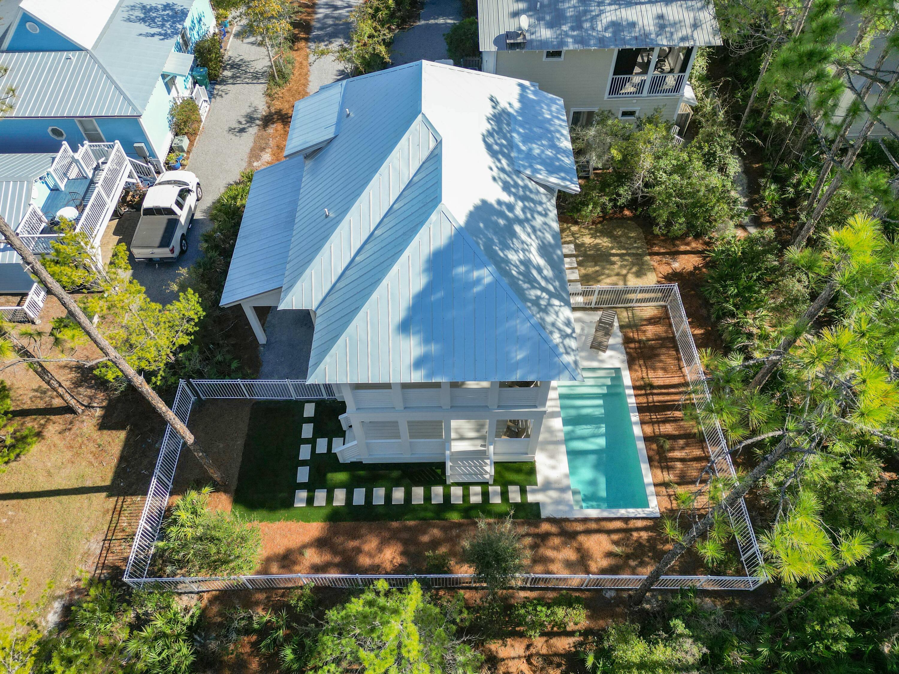 221 N Andalusia Avenue