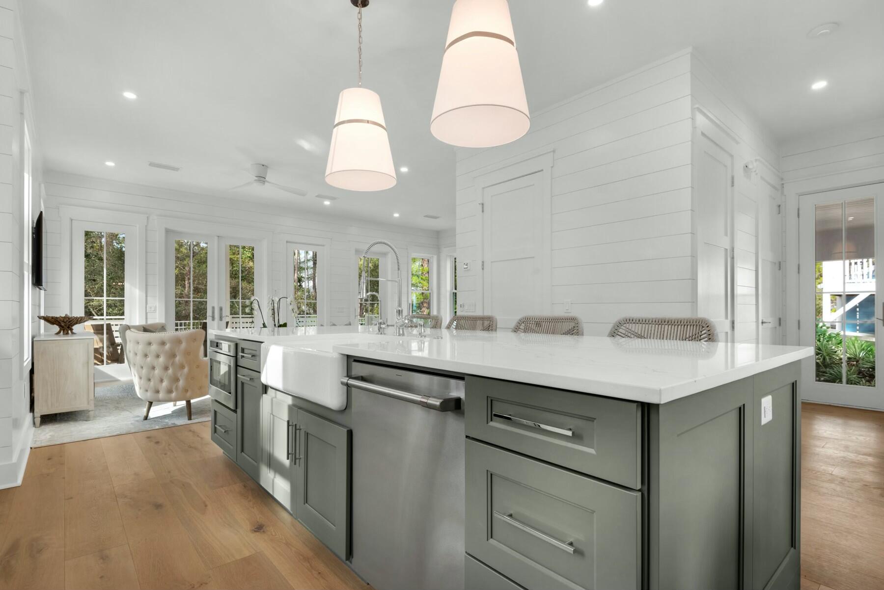 221 N Andalusia Avenue