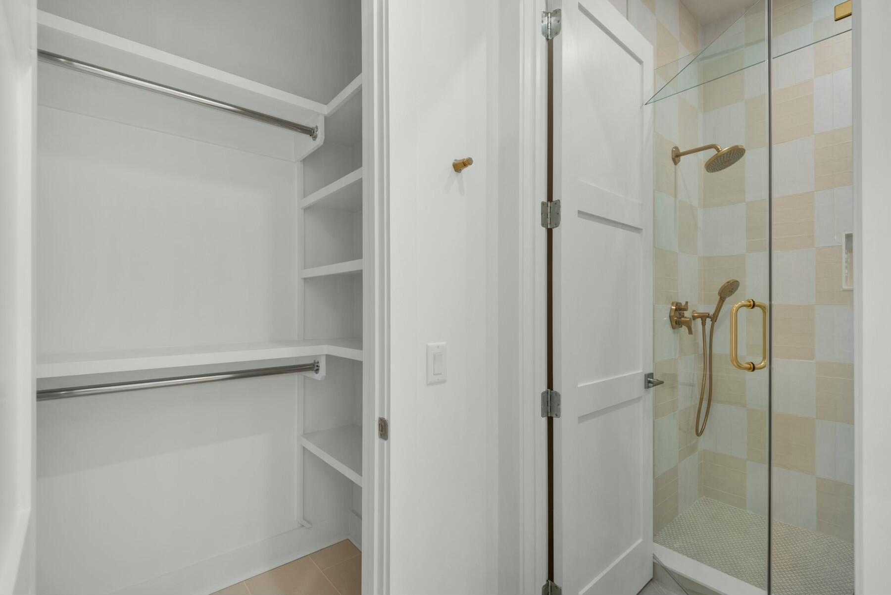 221 N Andalusia Avenue