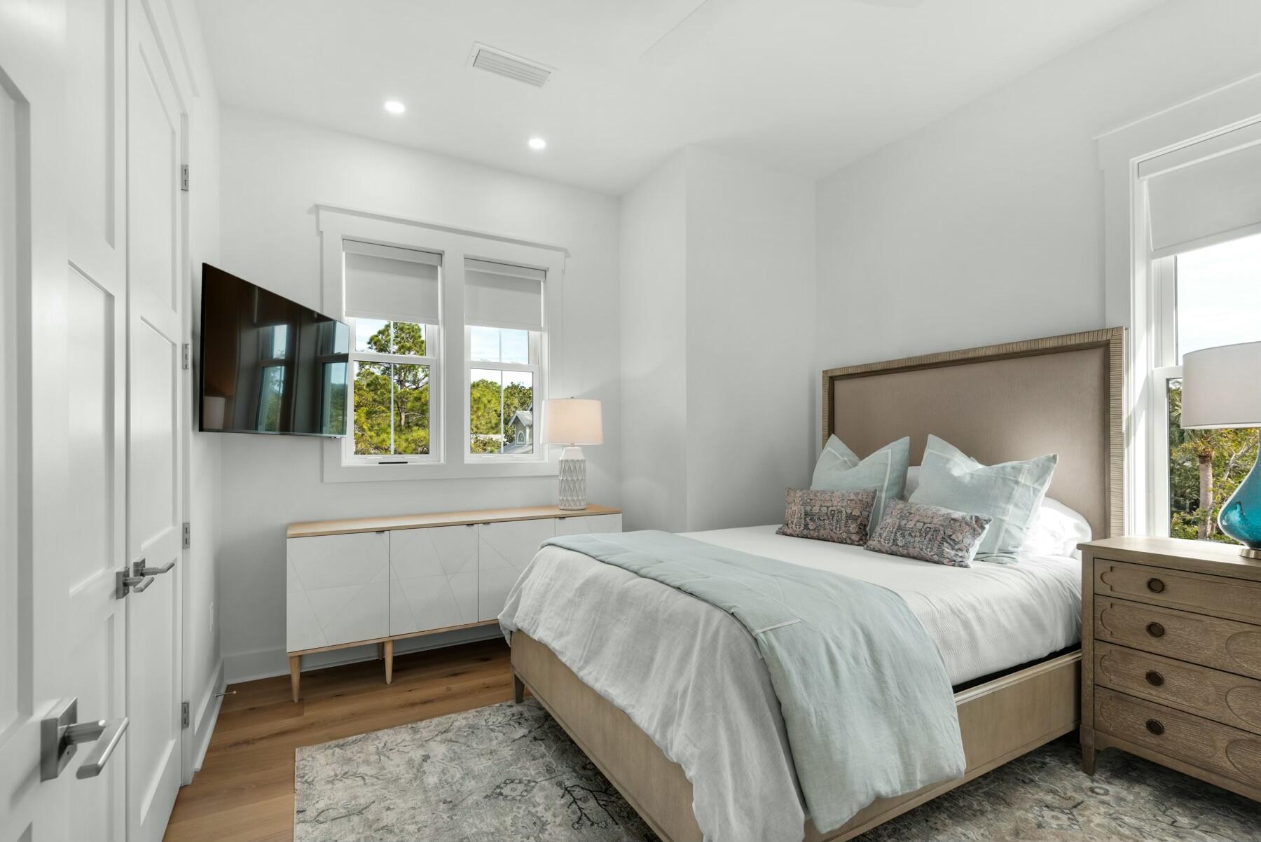 221 N Andalusia Avenue