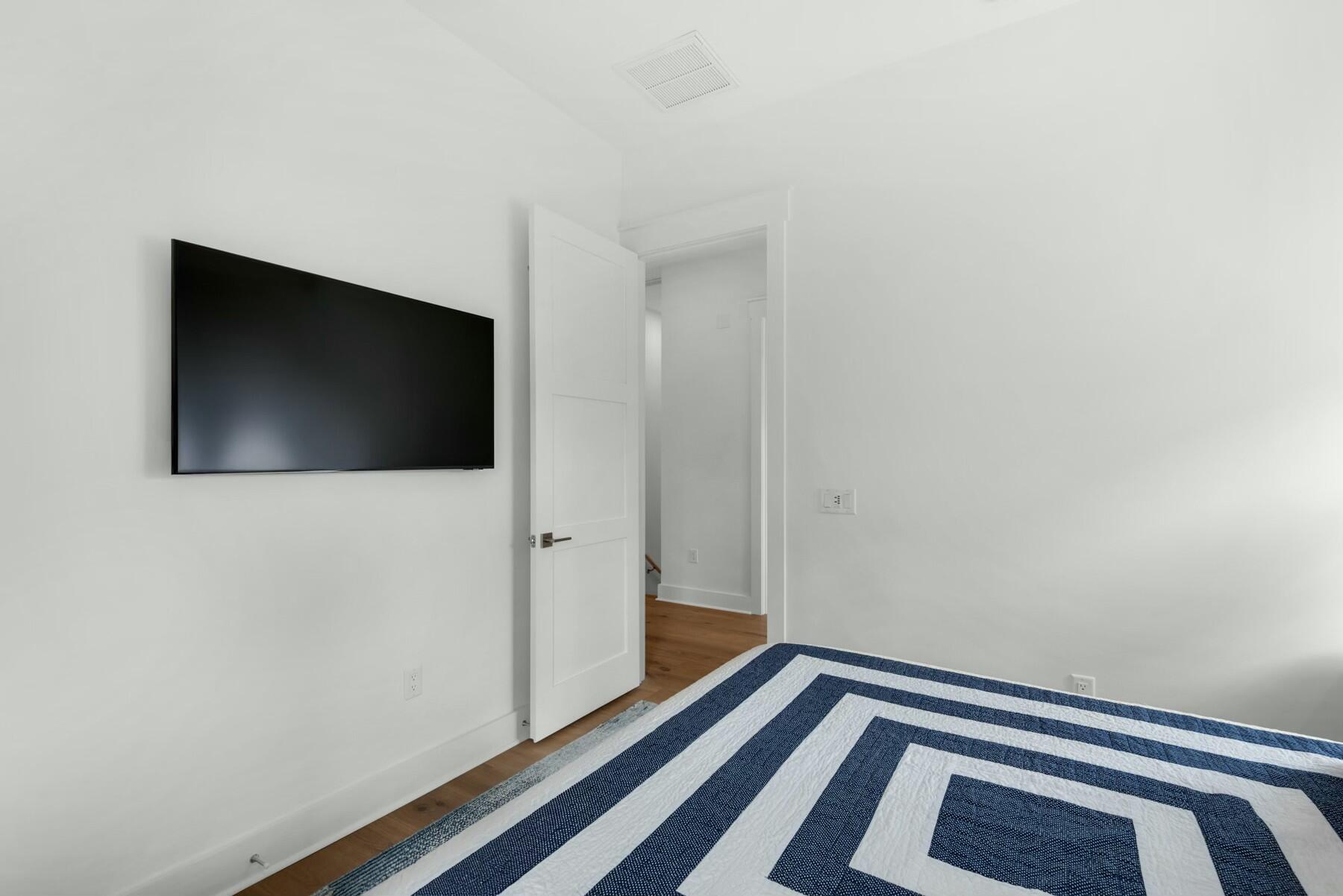 221 N Andalusia Avenue