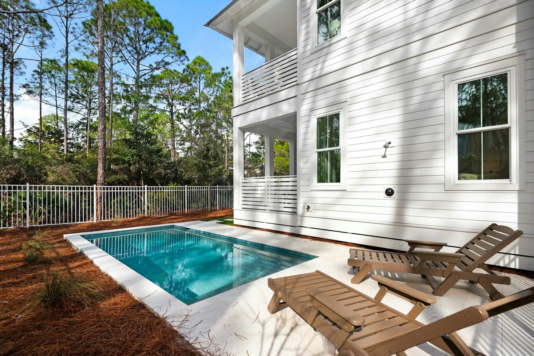 221 N Andalusia Avenue