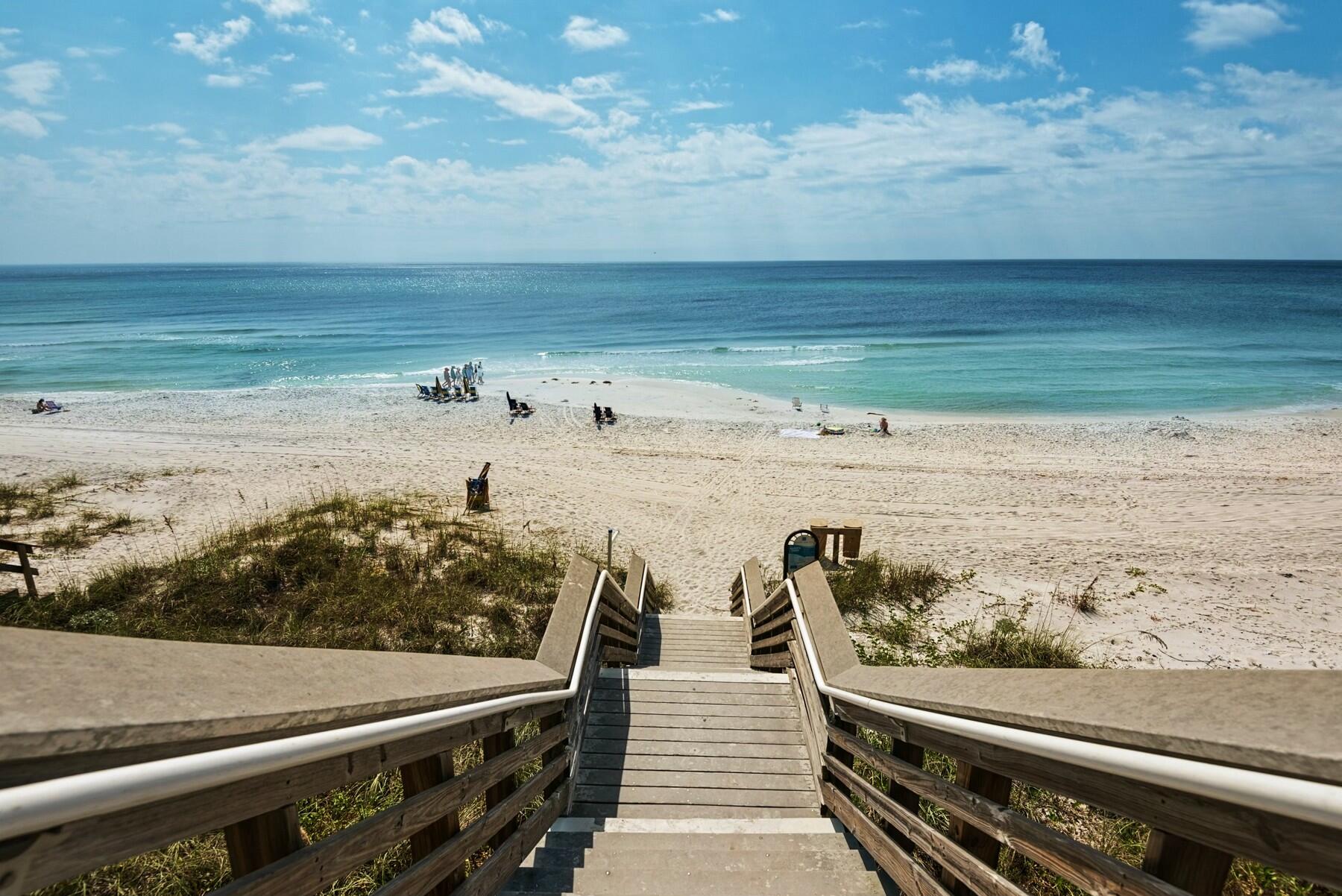 221 N Andalusia Avenue